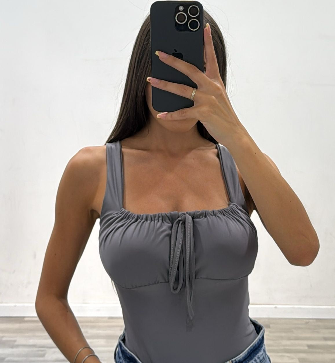 body con coppe e laccetto