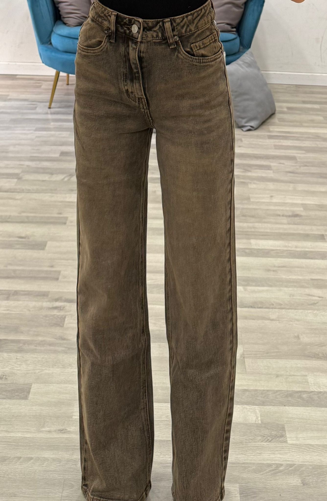 jeans color brown