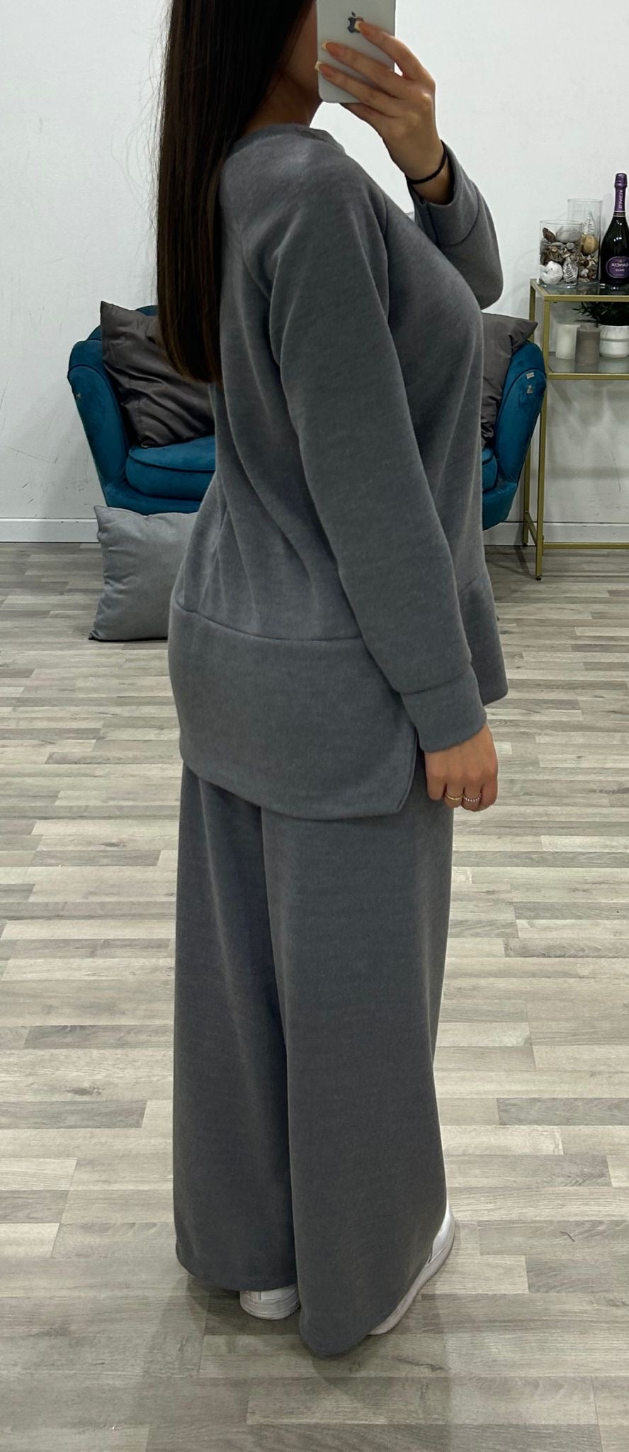 completo maglia e pantalone