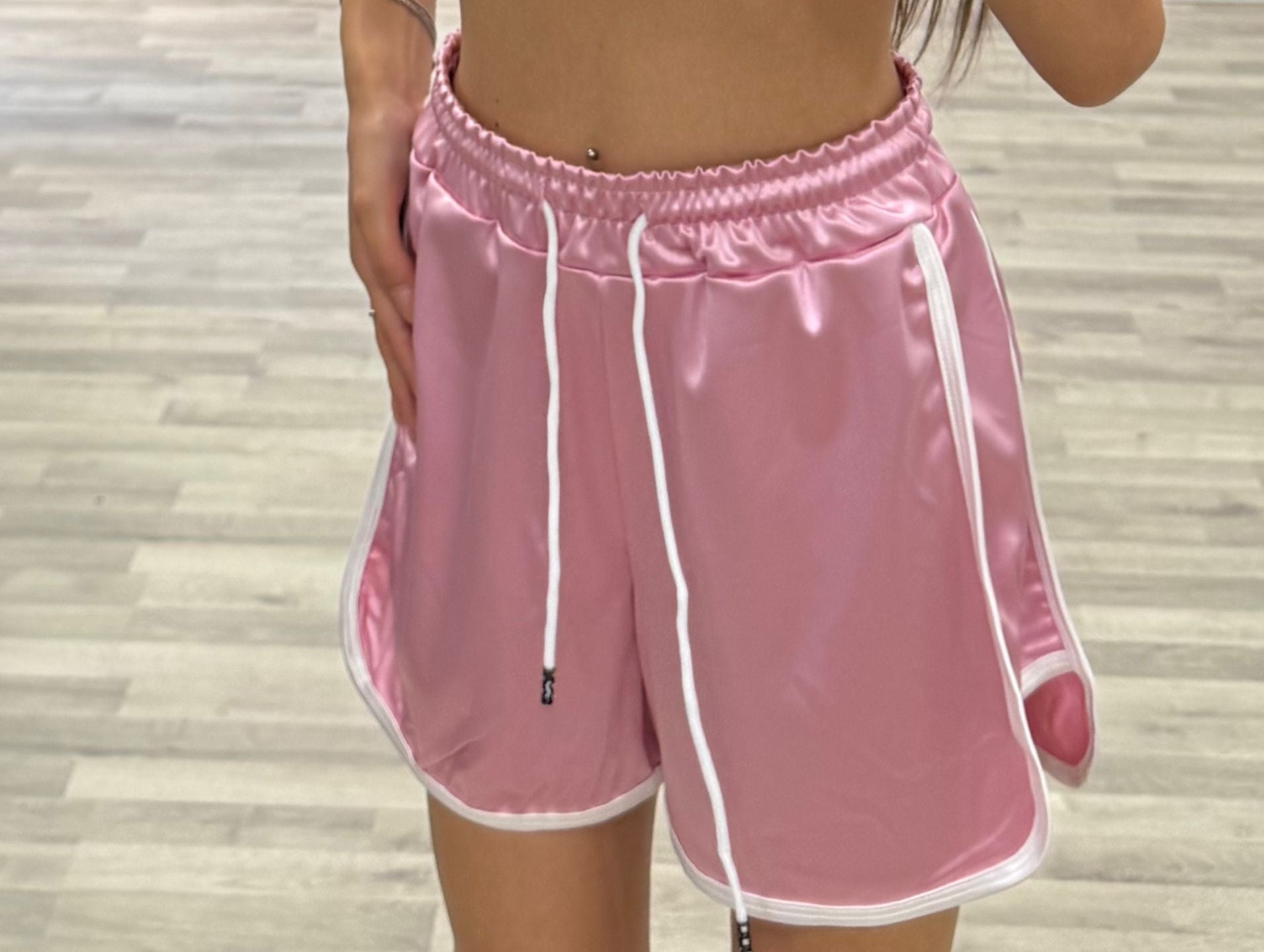 short con striscie laterali