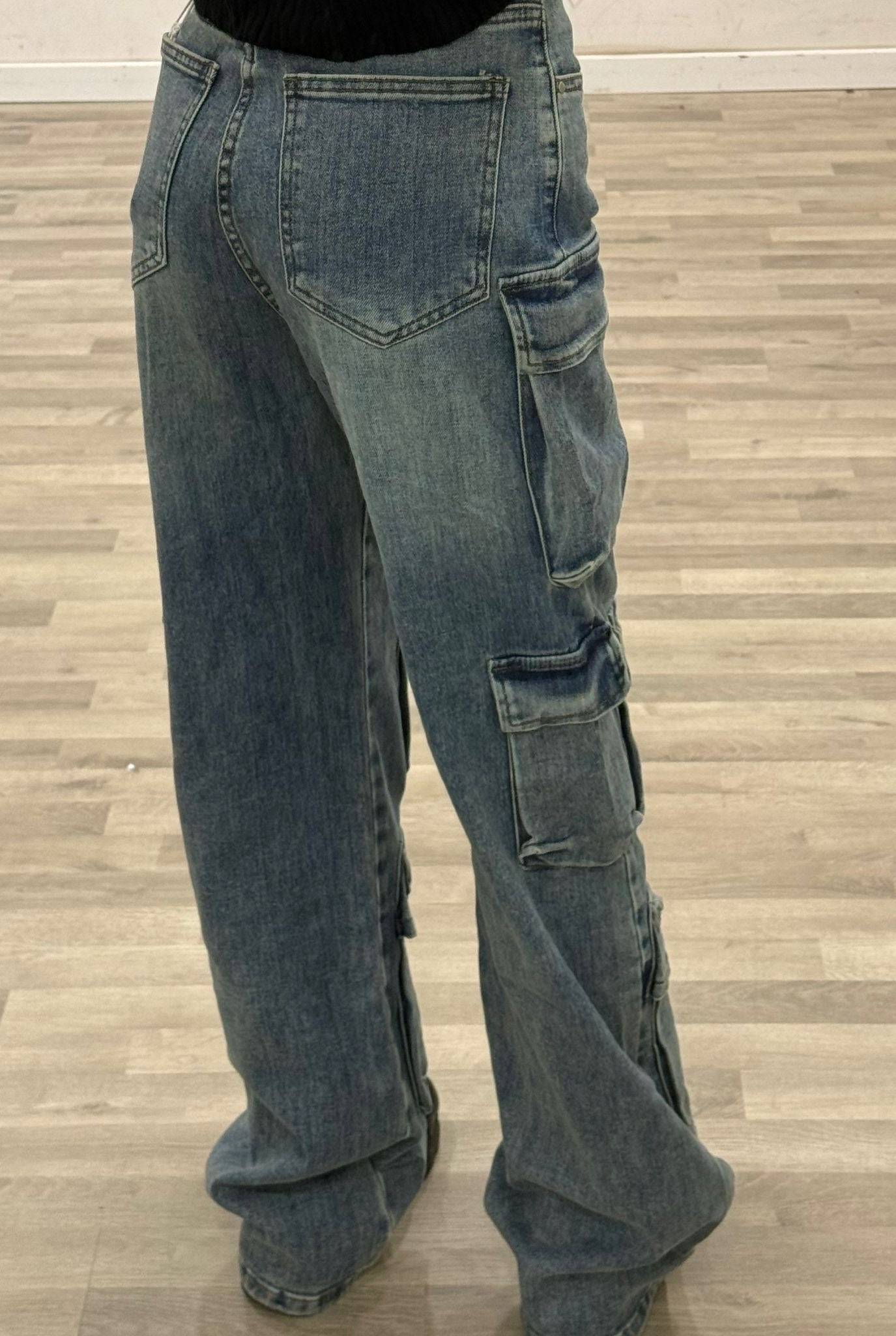 jeans cargo con piu tasconi