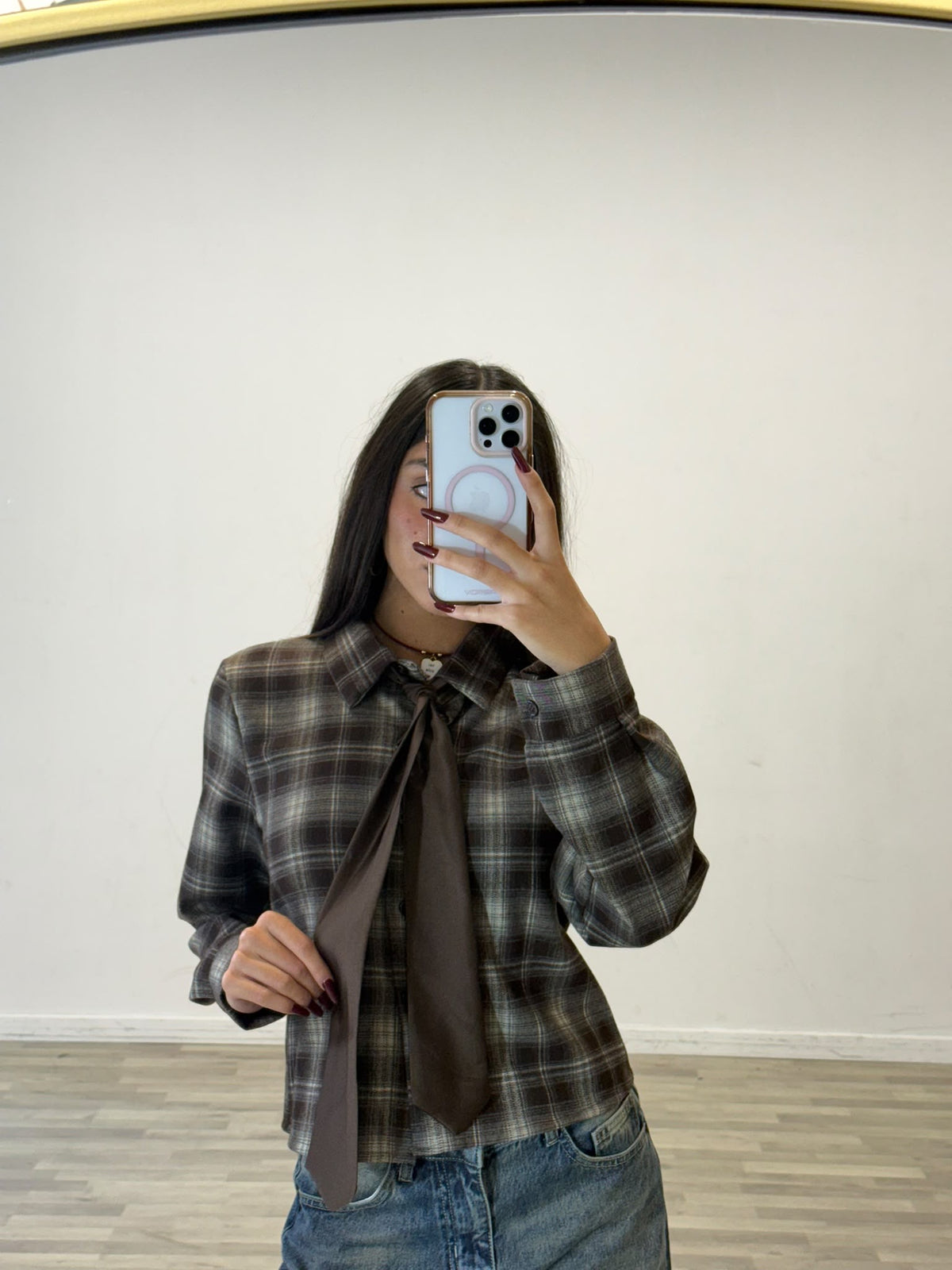 camicia corta a quadri con cravatta