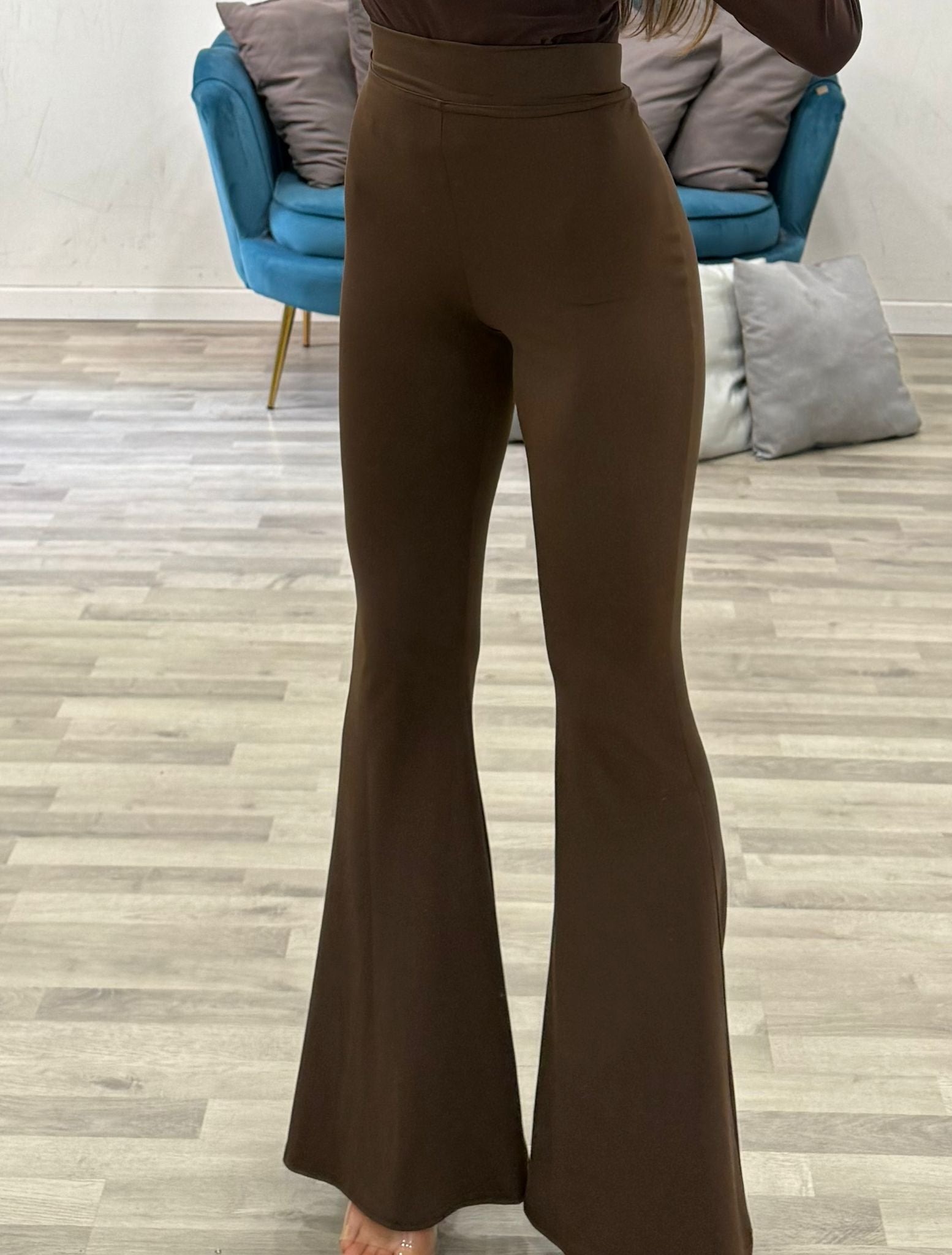 leggins di licra a zampa