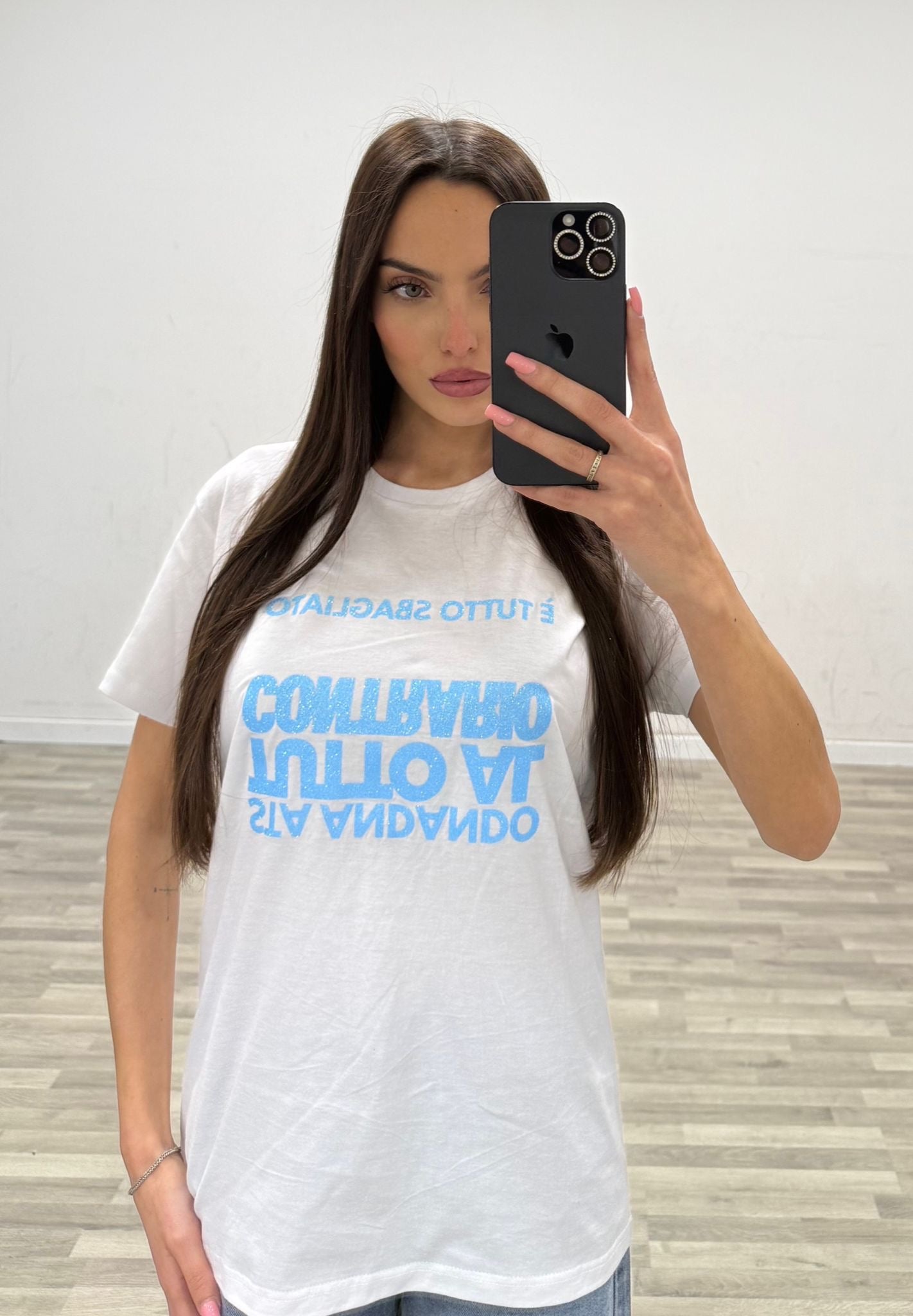 t-shirt tutto al contrario