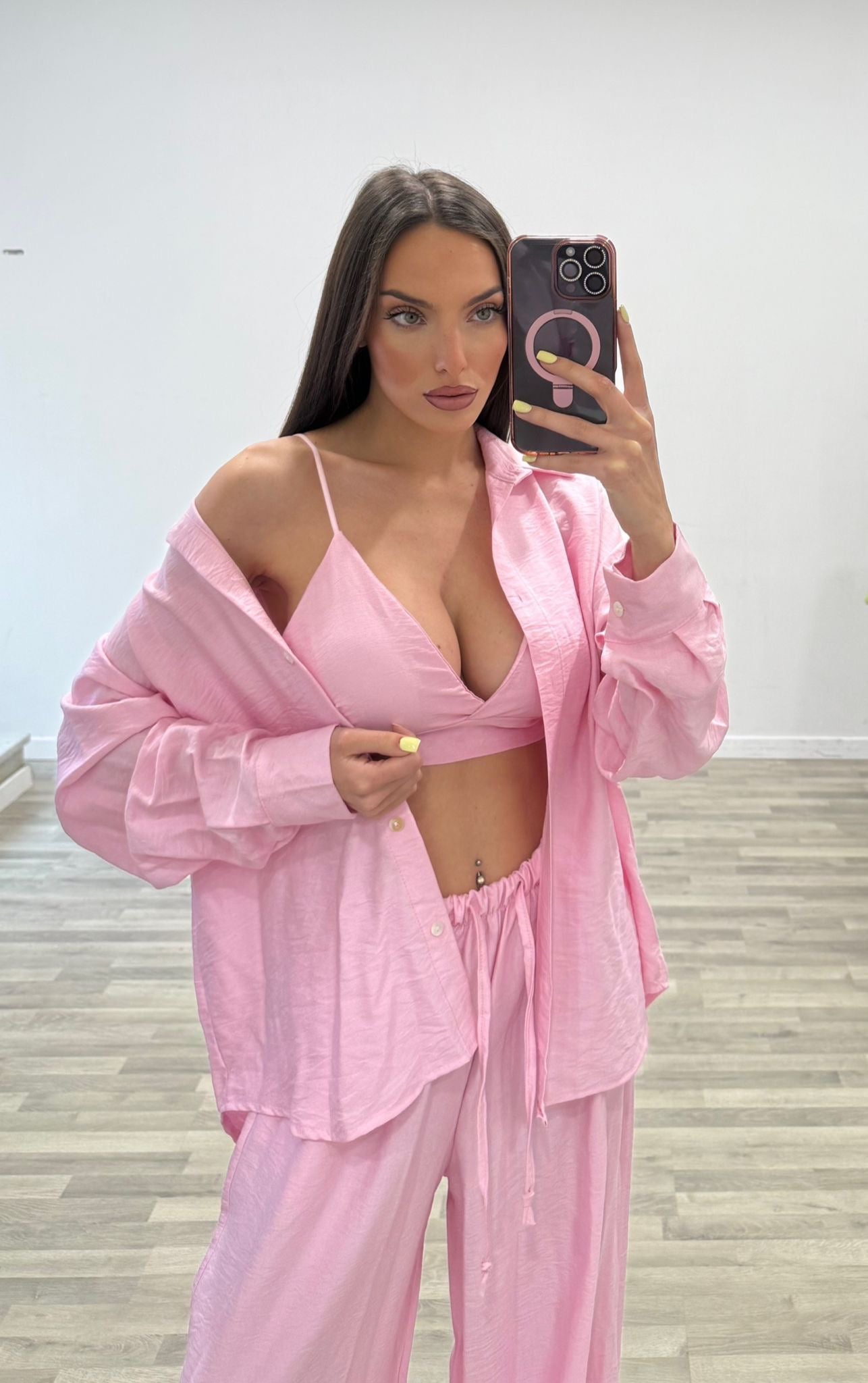 completo camicia top e pantalone