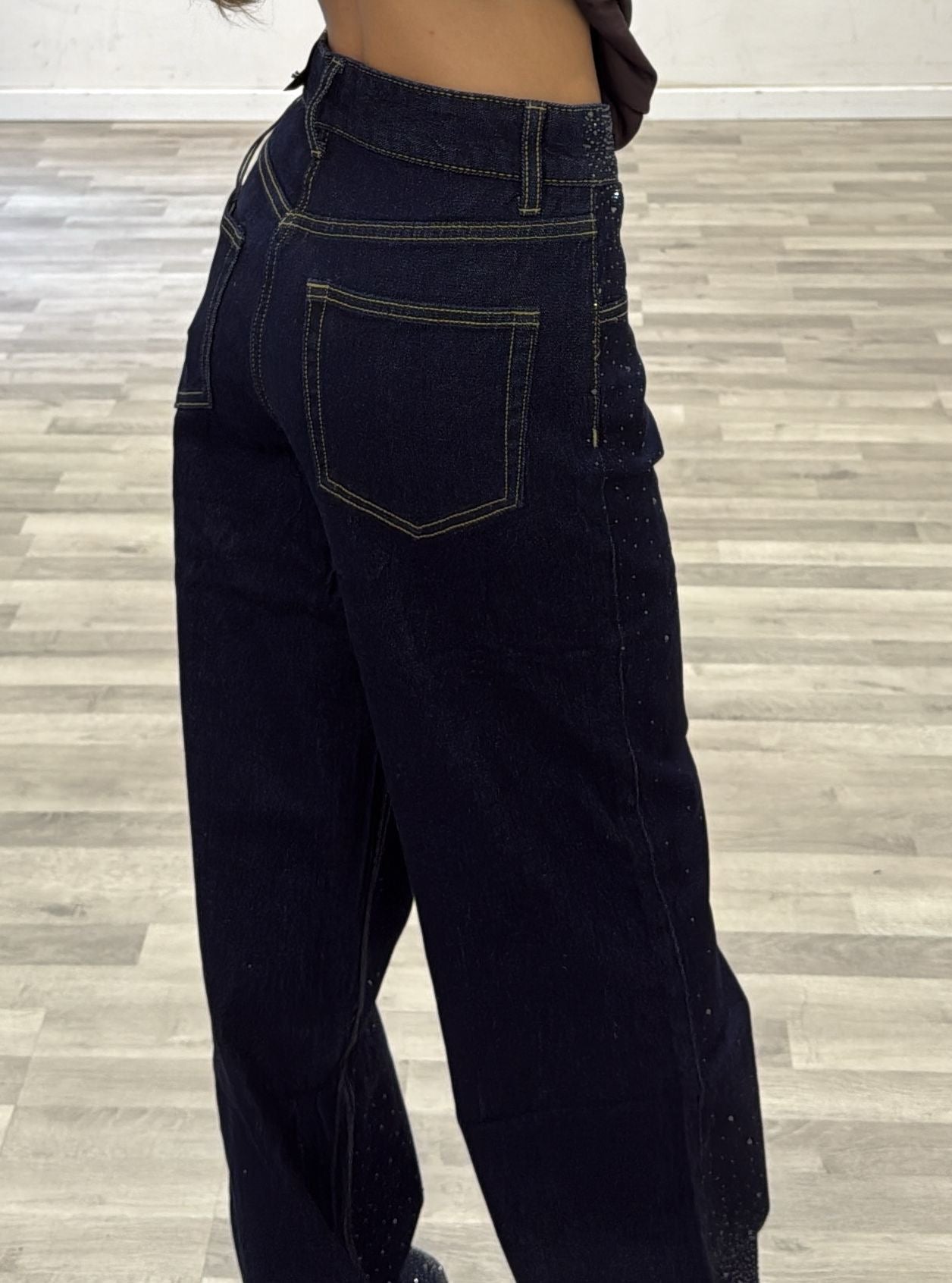 jeans scuro con brillantini