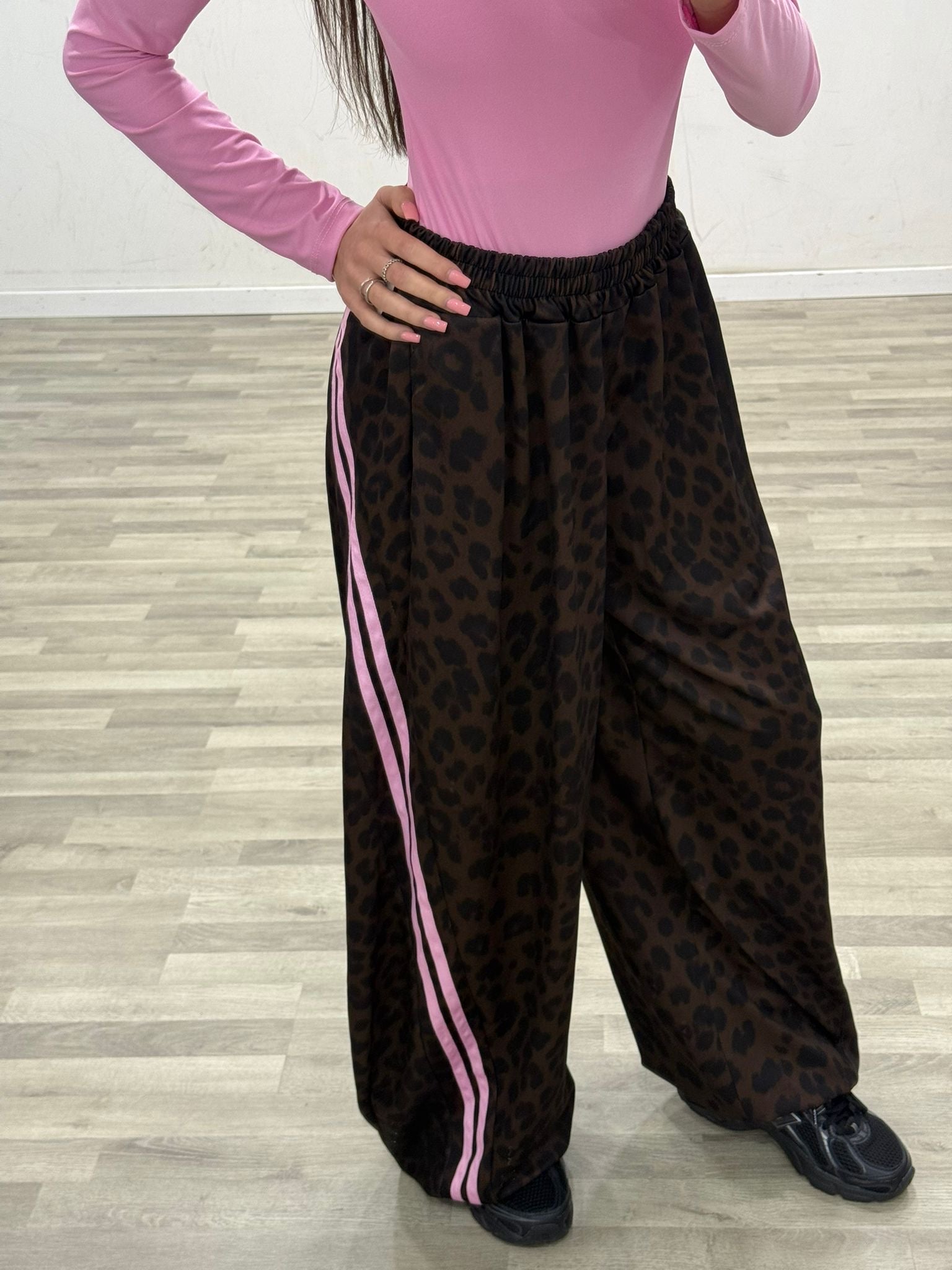 pantatuta con bande laterali trasversali