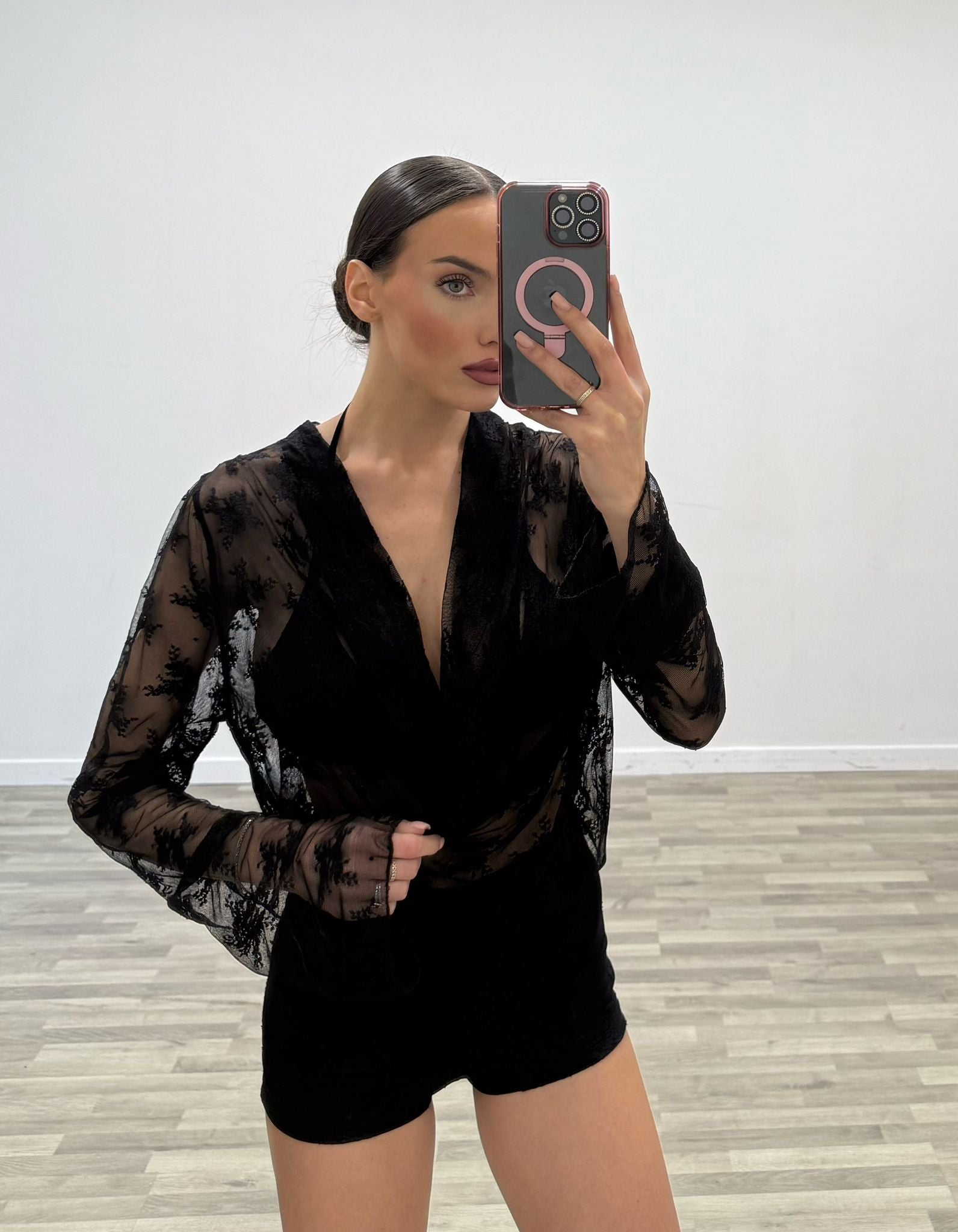 tutina in pizzo scollo bavero