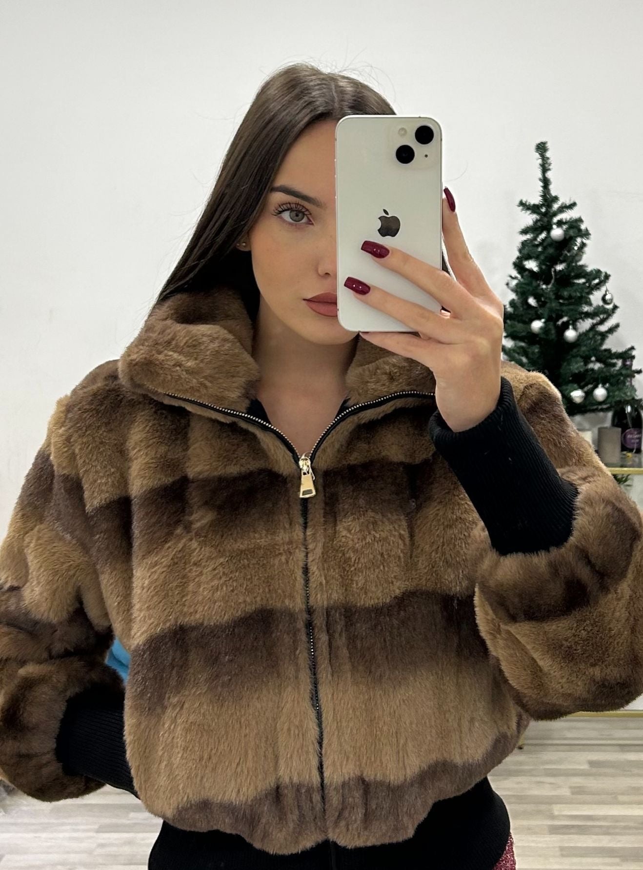 pelliccia con zip aniix