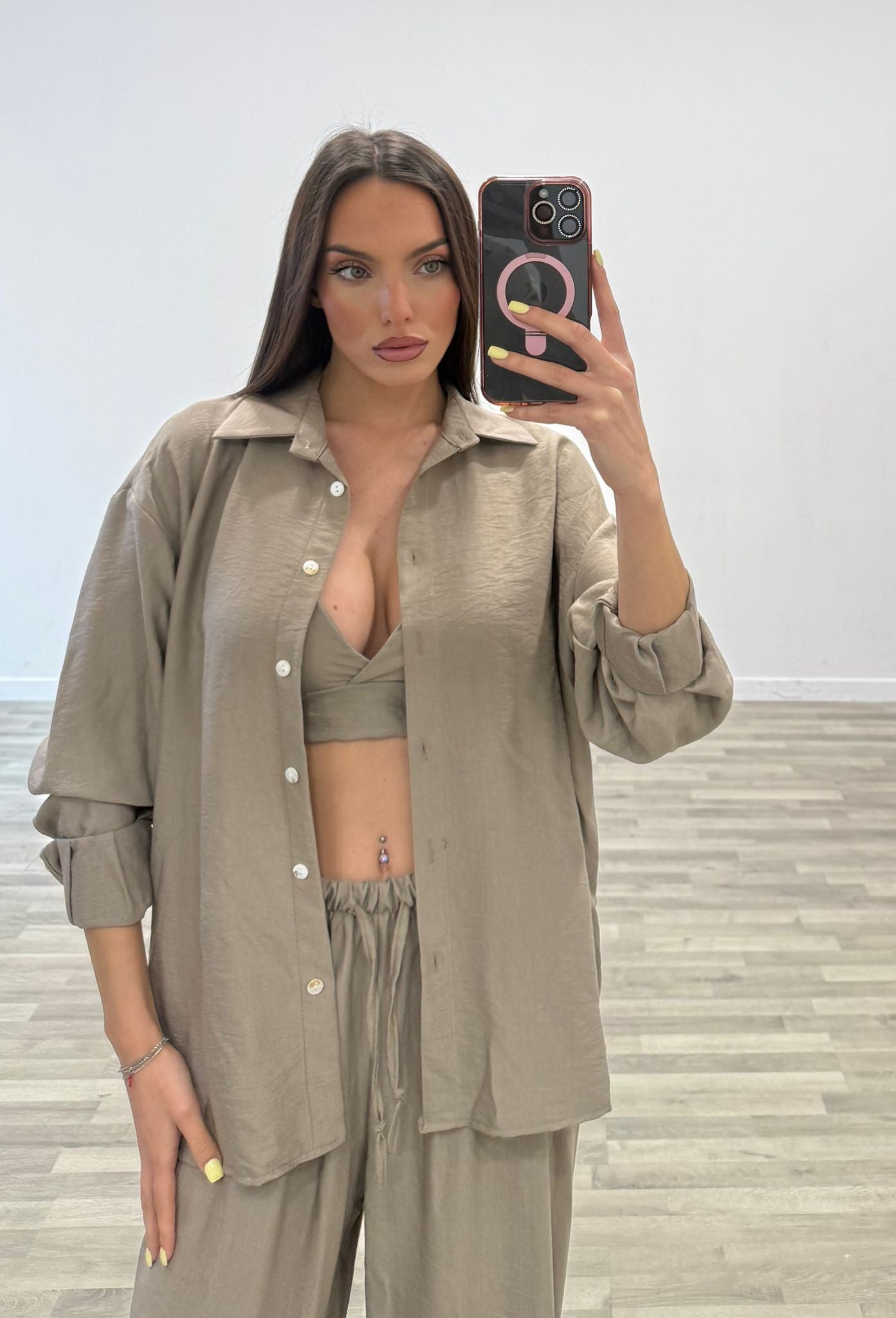 completo camicia top e pantalone