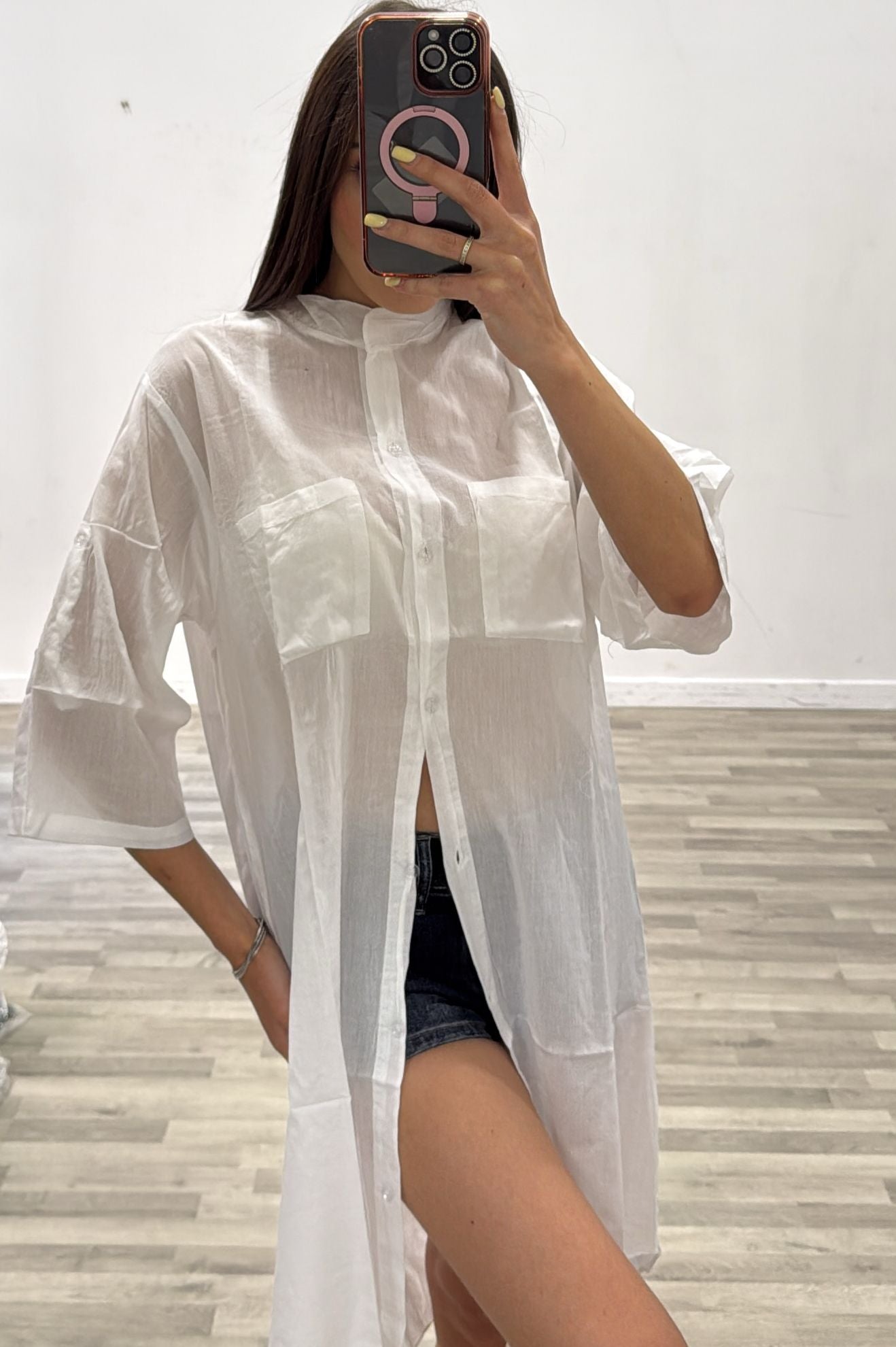 camiciola white con due taschini