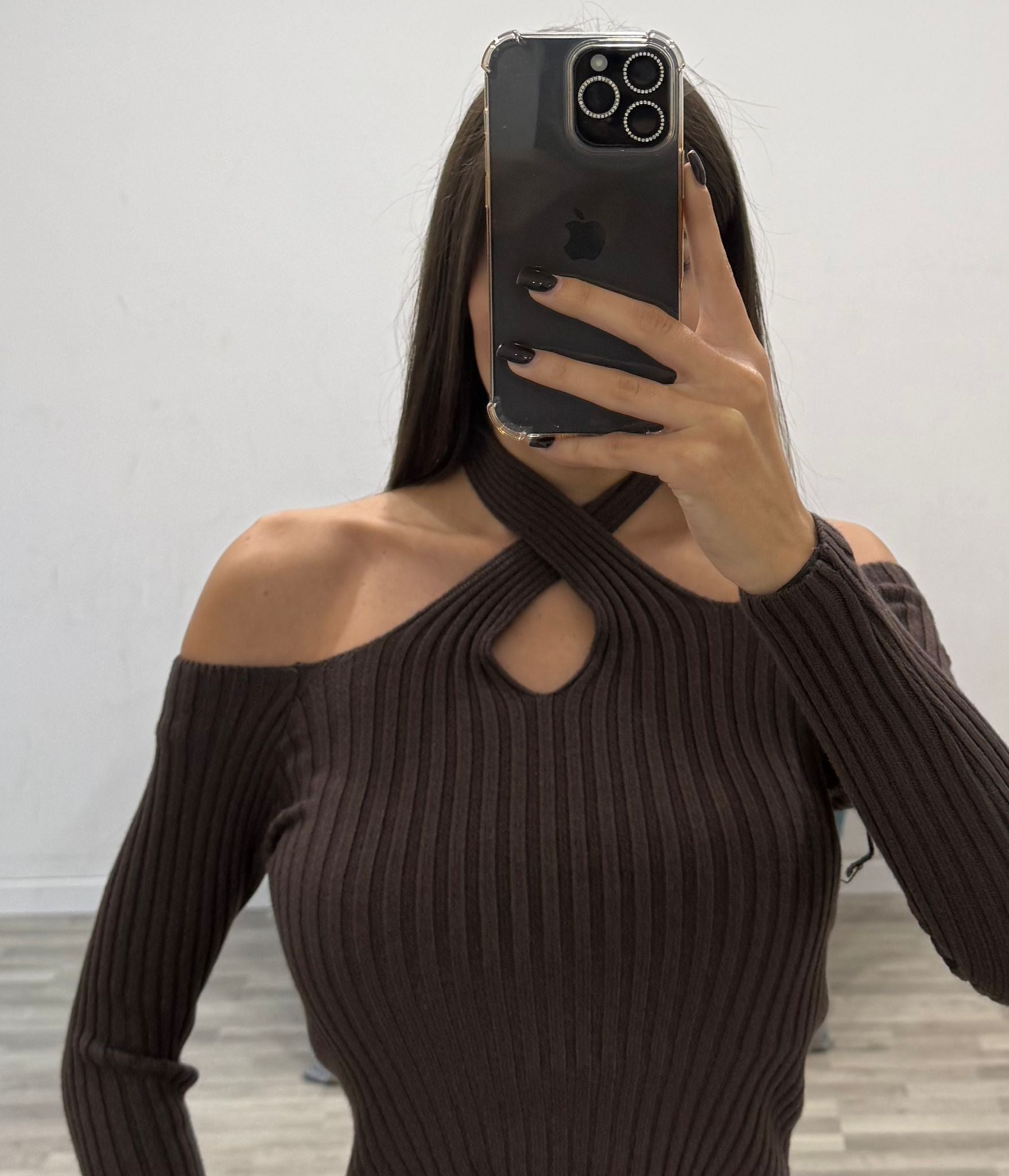 maglia con incrocio al collo