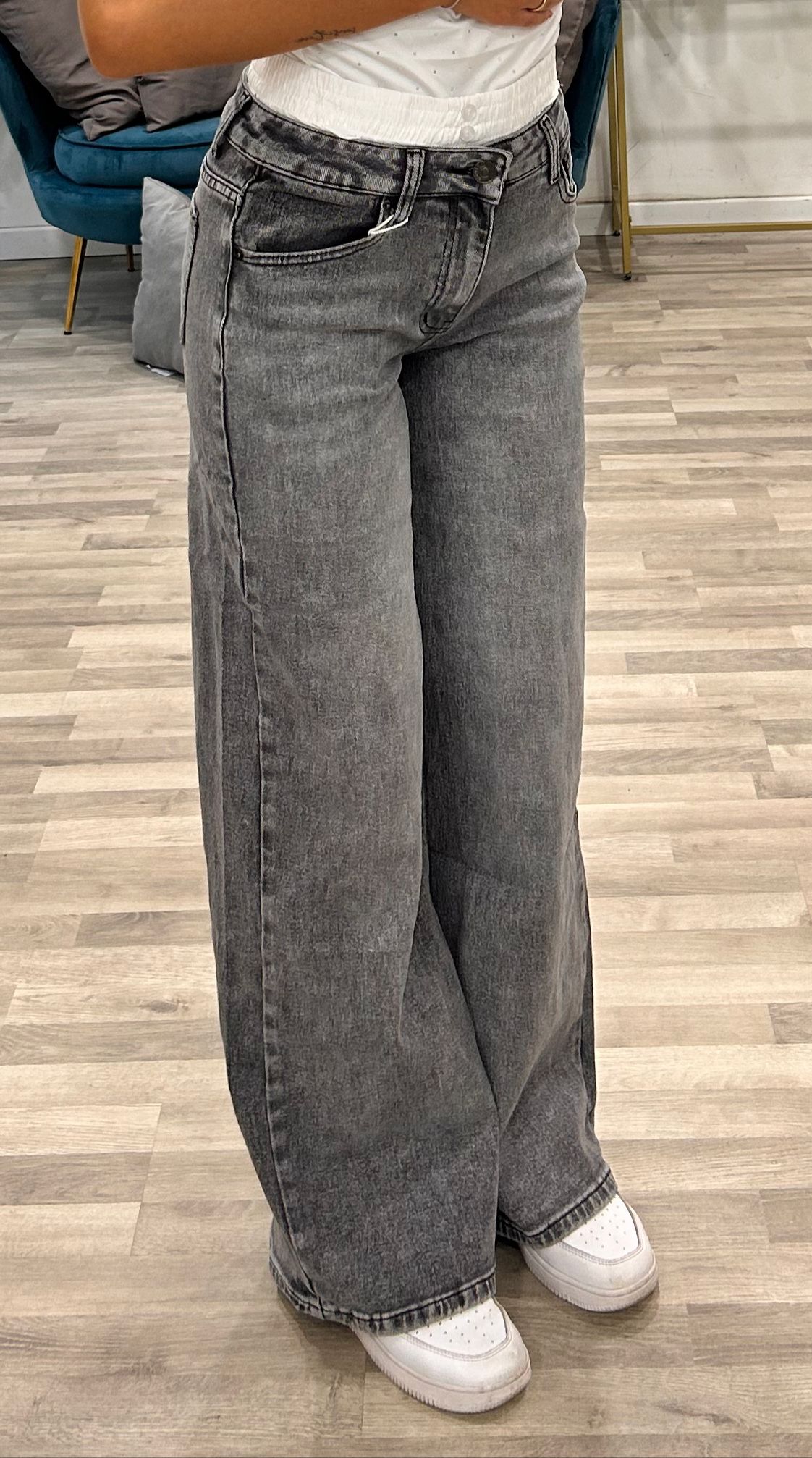 jeans con molla bianca