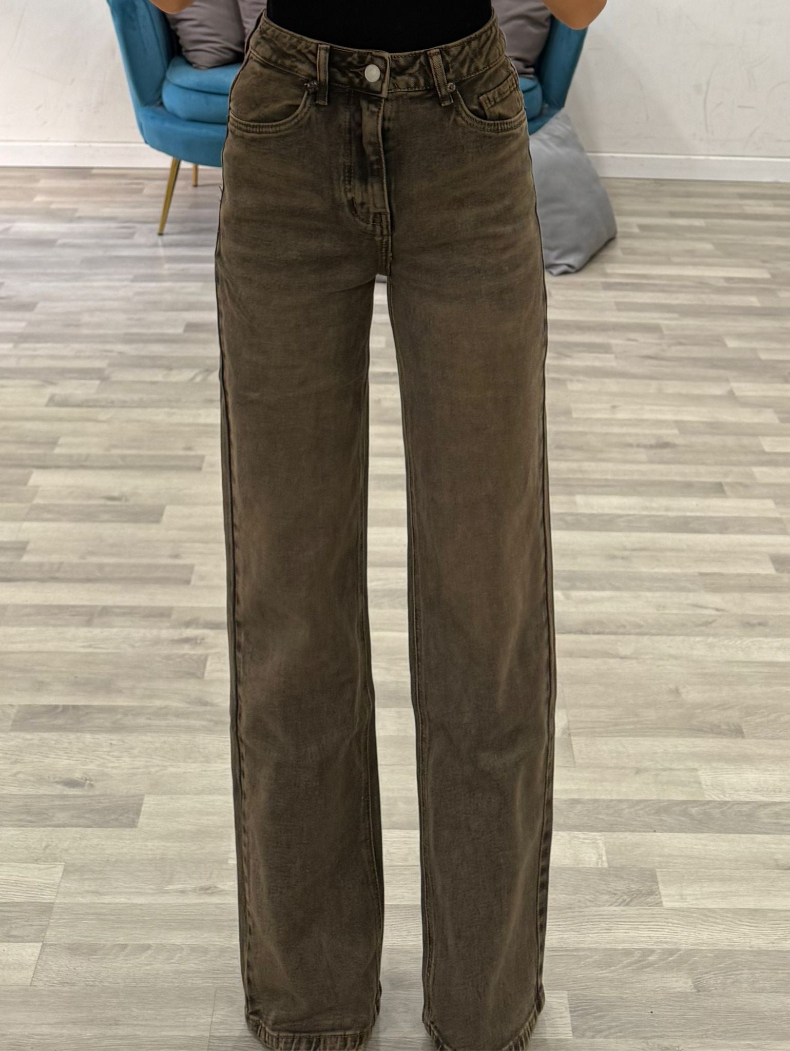 jeans color brown