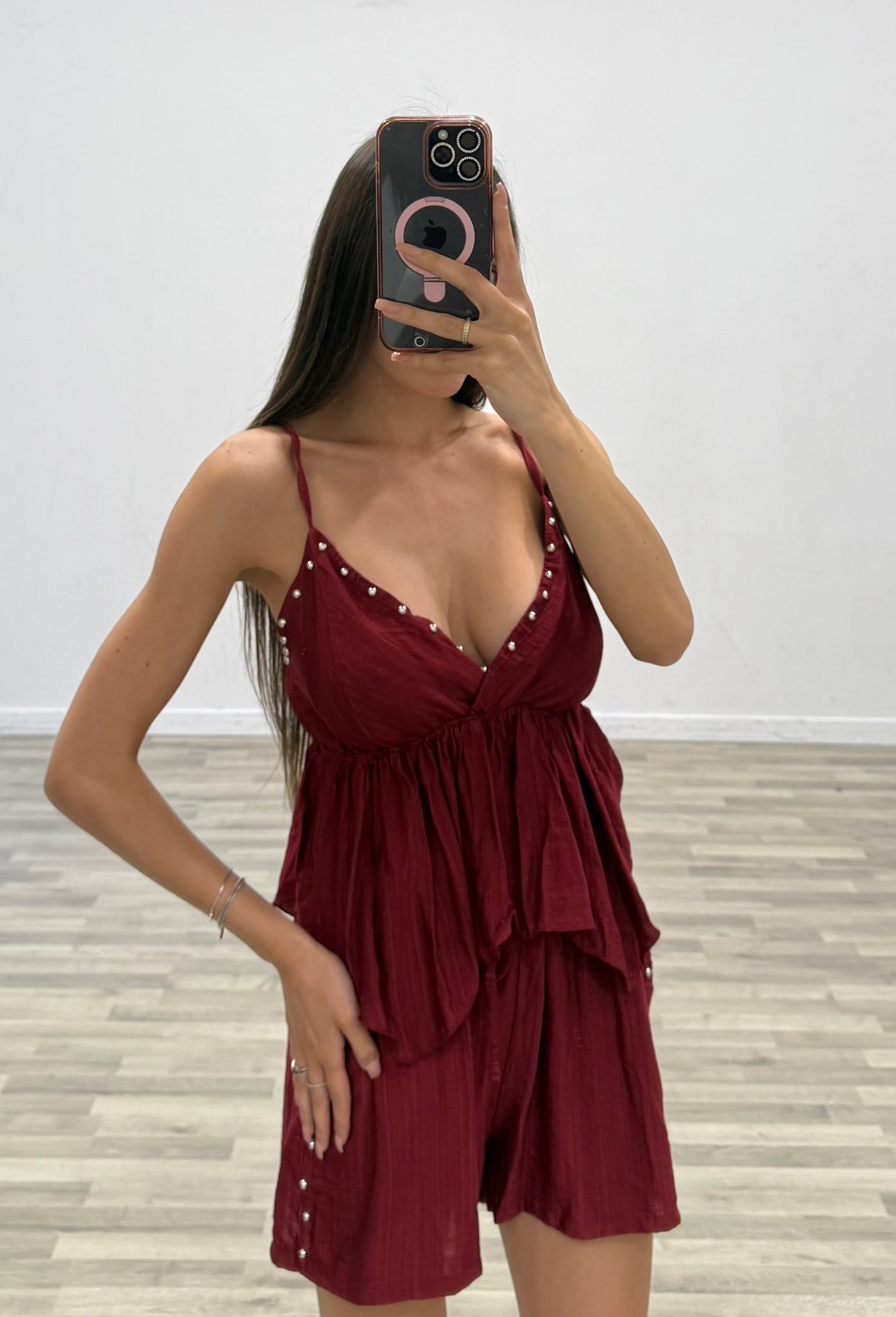 completo top e short con borchiette