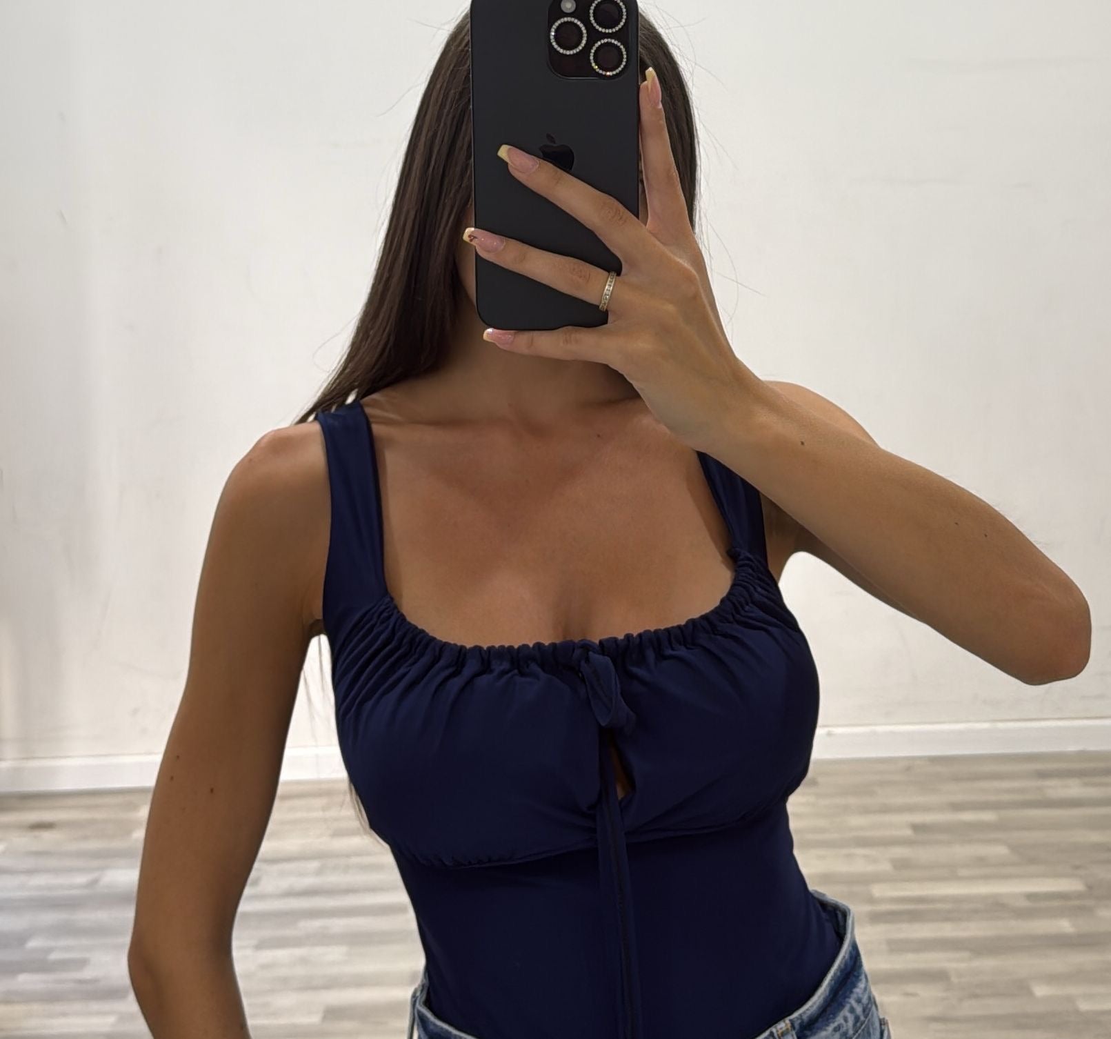 body con coppe e laccetto