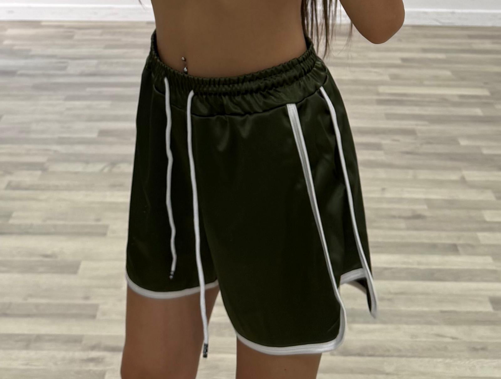 short con striscie laterali