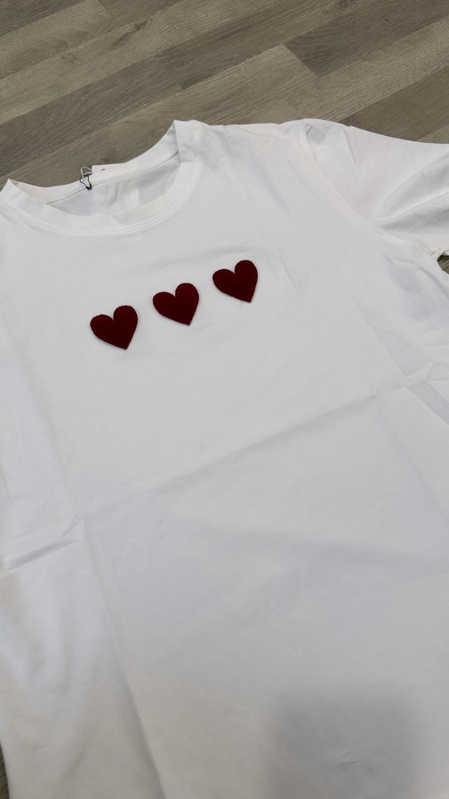 t-shirt tris di cuore