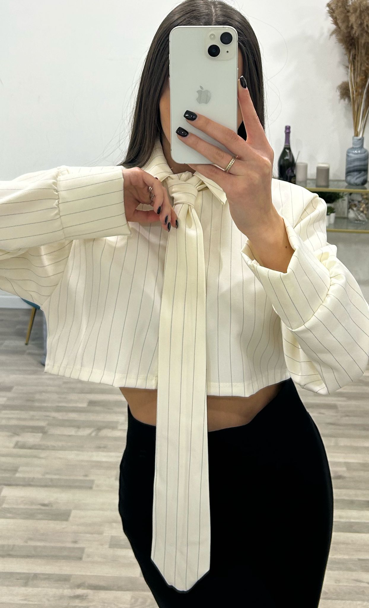 camicia corta con cravatta