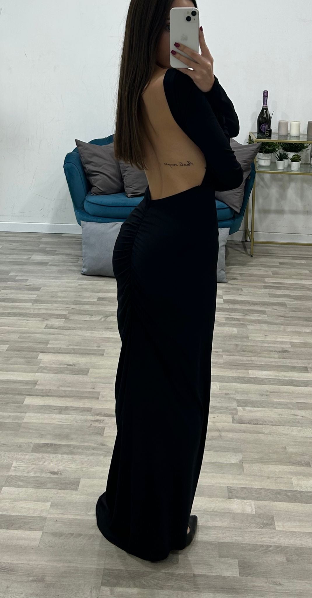 vestito scollato dietro noemi