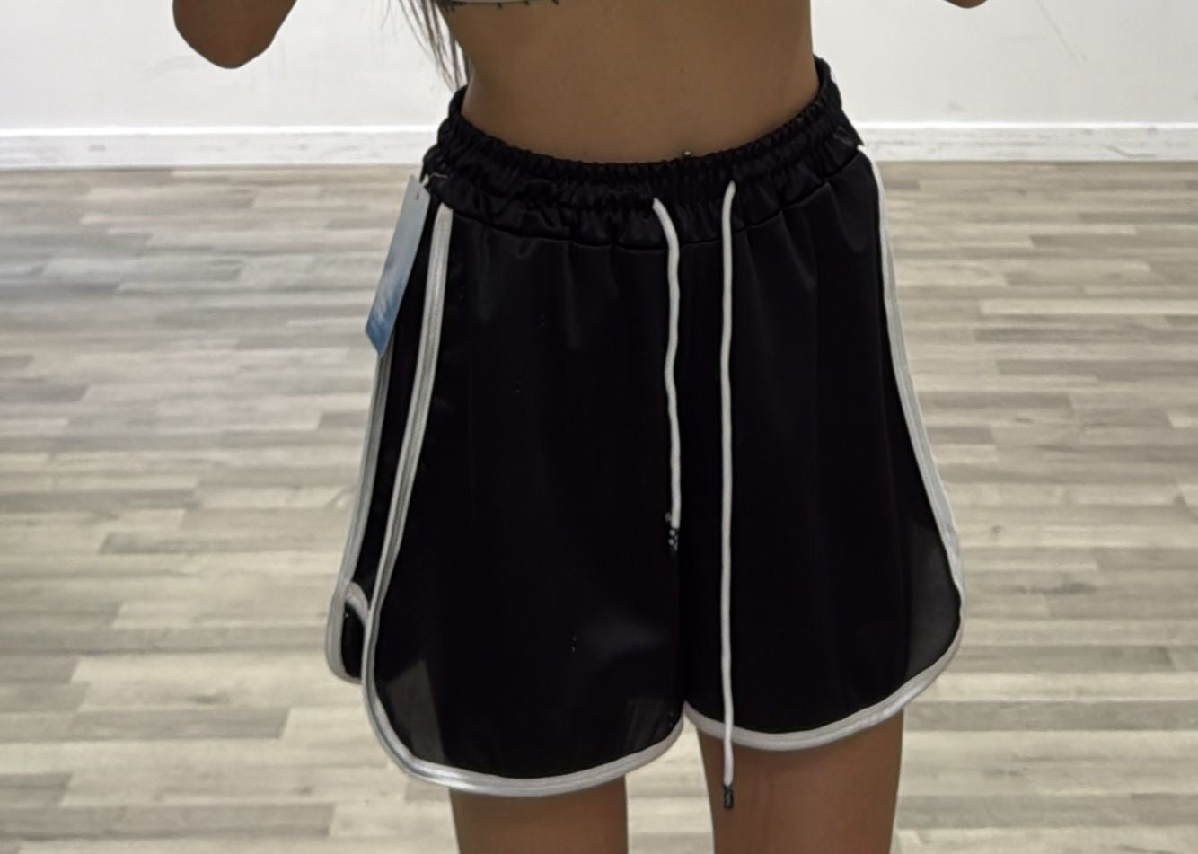 short con striscie laterali
