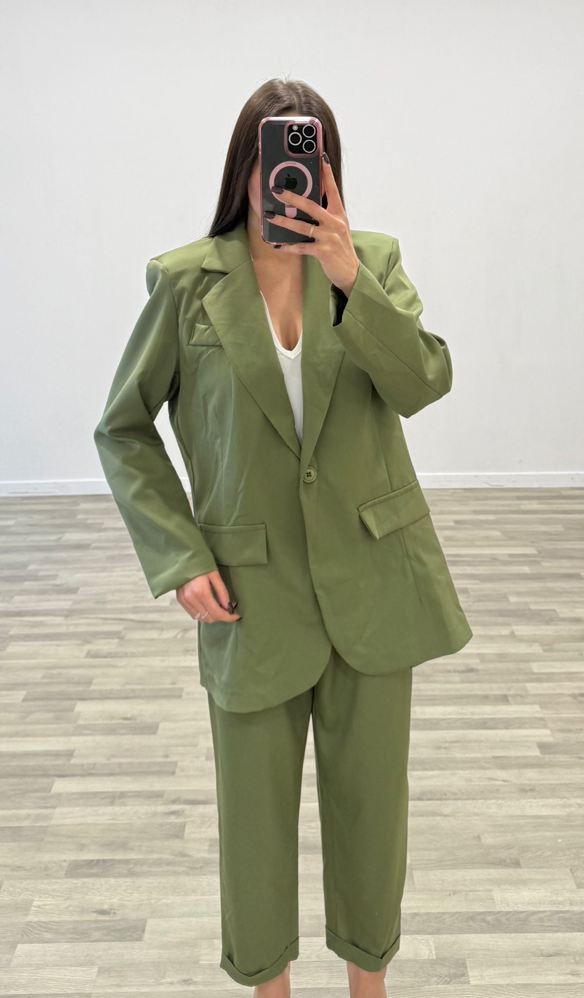 tailler con pantalone con piega