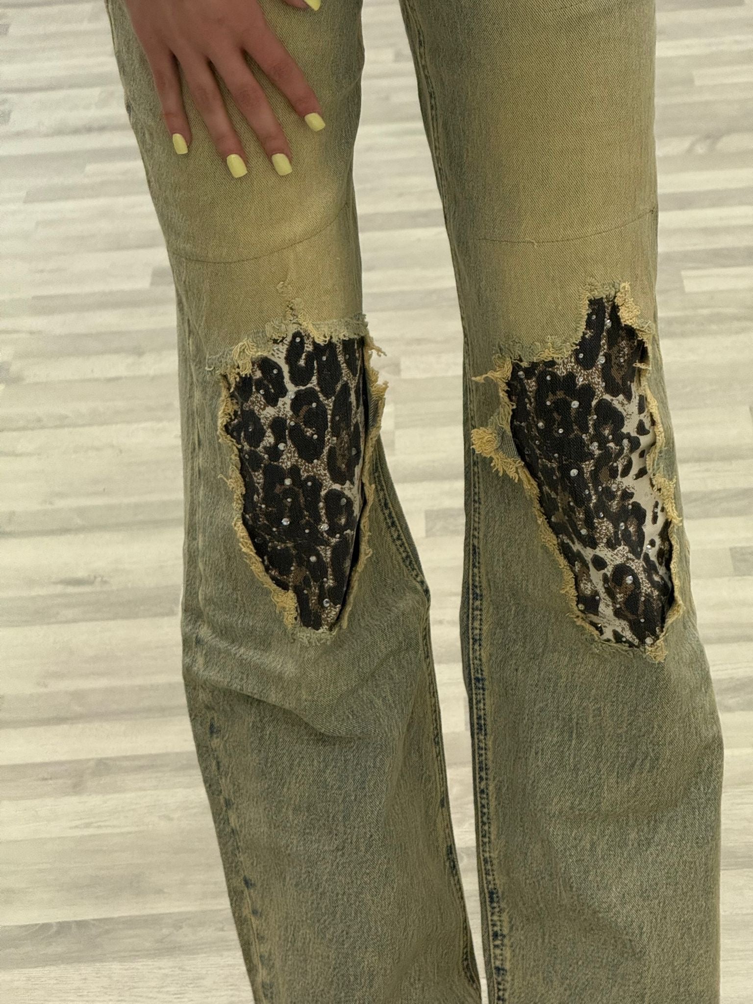 jeans sabbiato e maculato