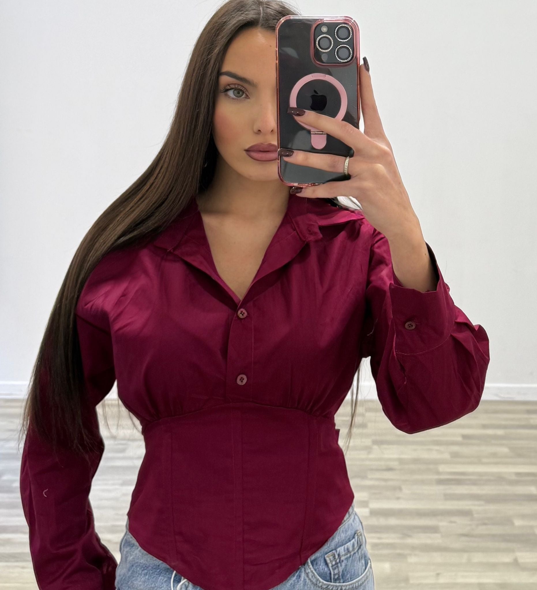 camicia corta con lacci dietro