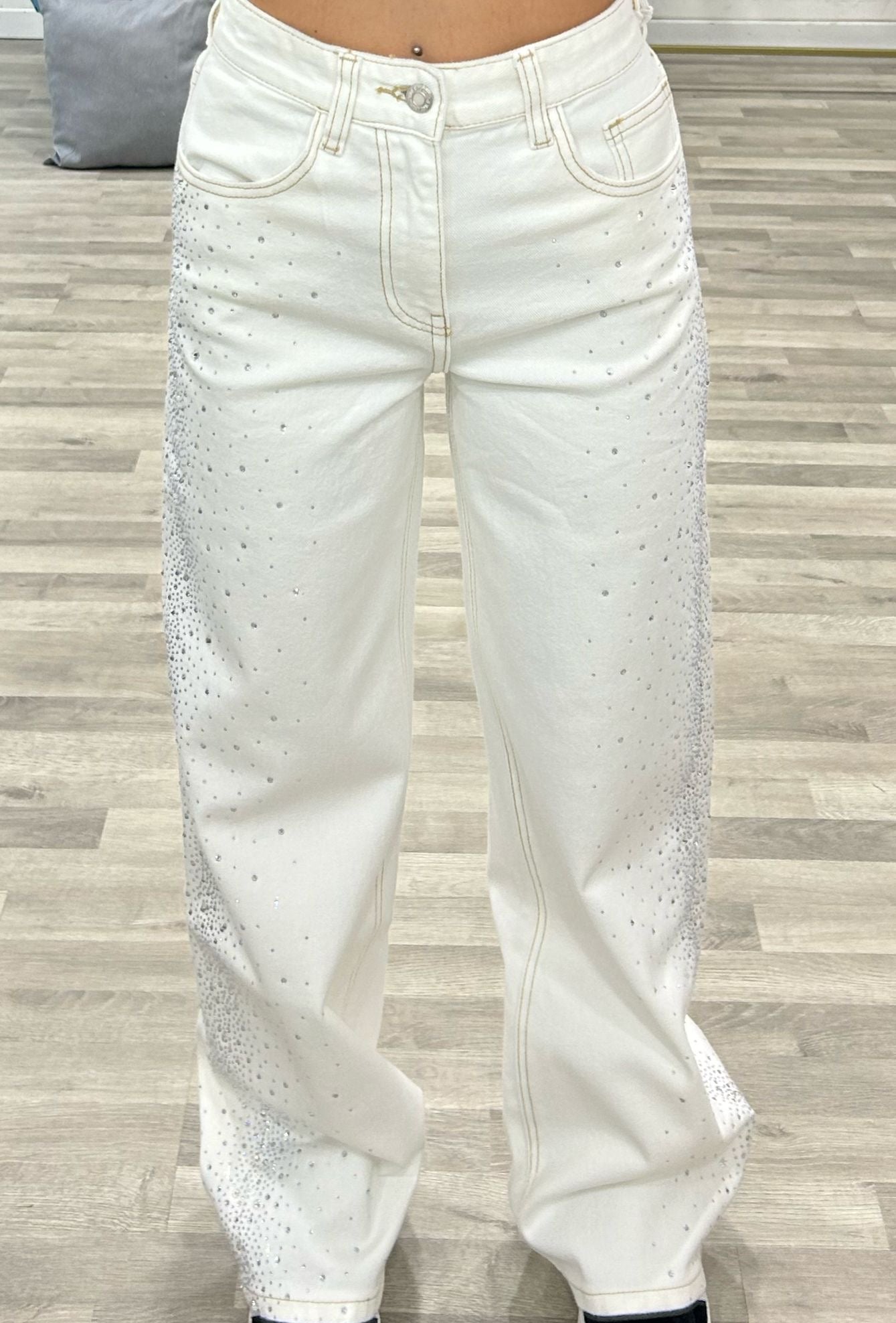 jeans bianco con brillantini laterali
