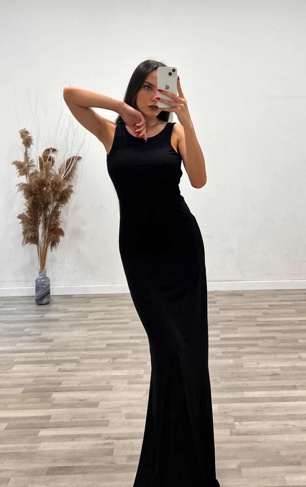 vestito scollato con fiocco