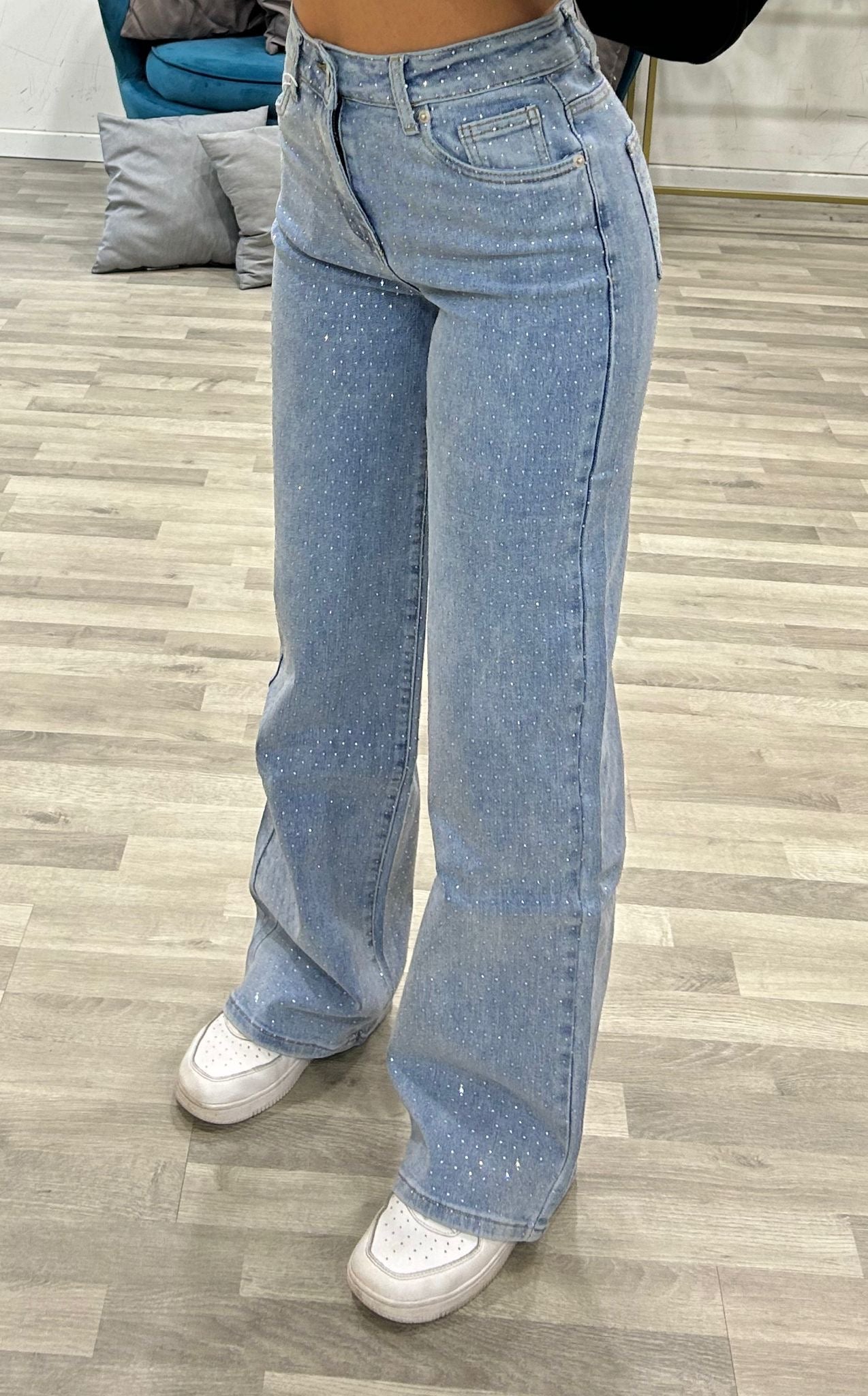 jeans chiaro con brillantini