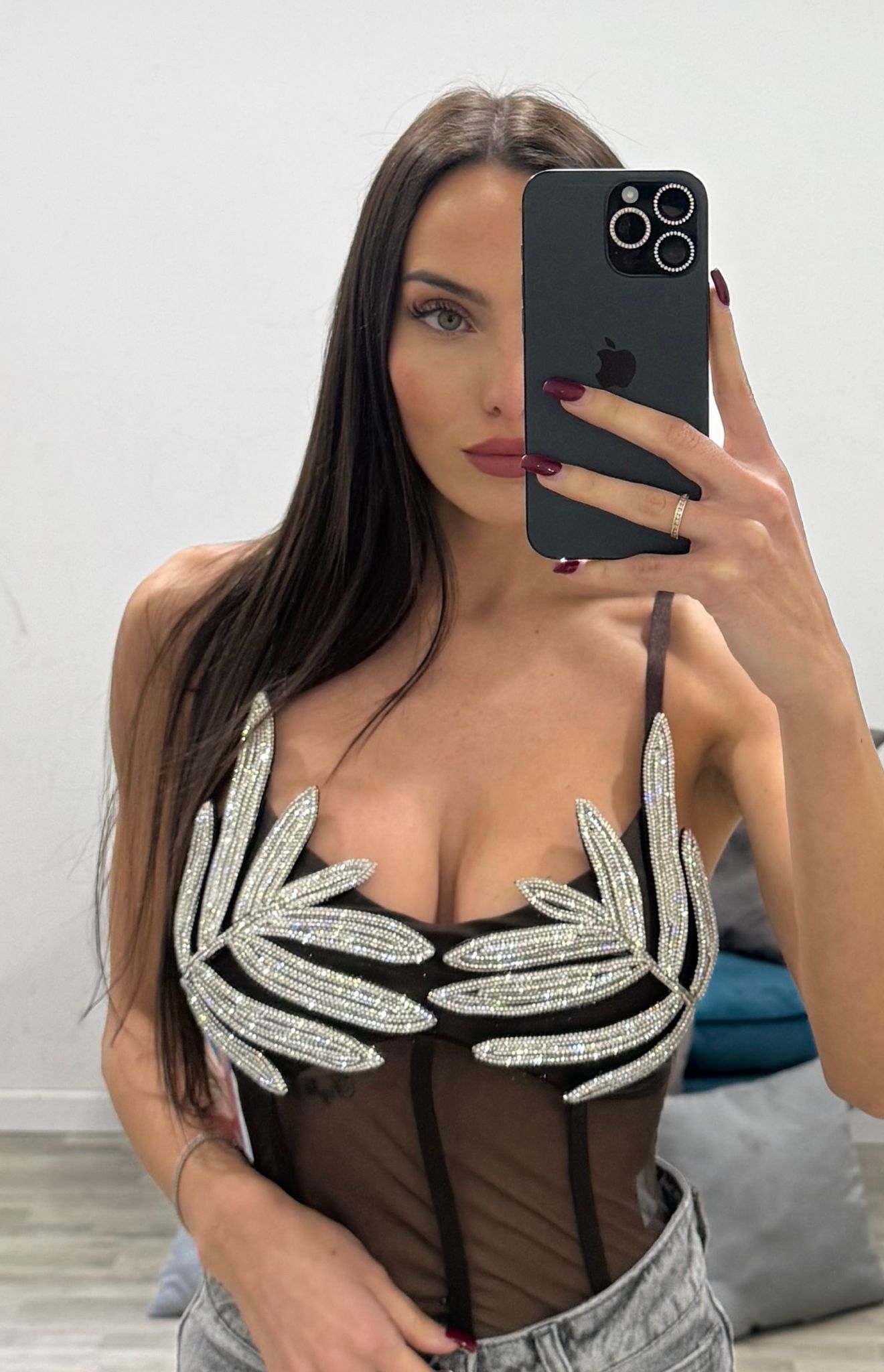 body con foglie
