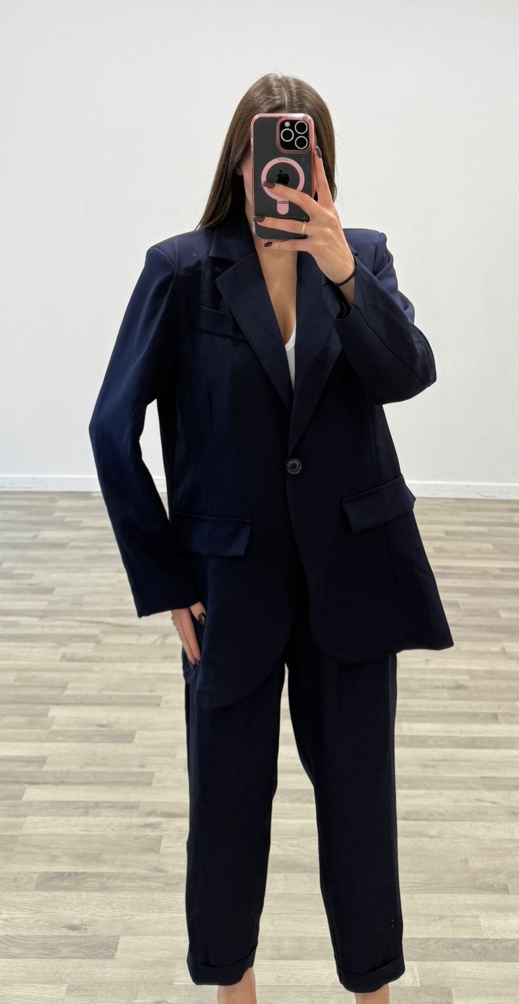 tailler con pantalone con piega