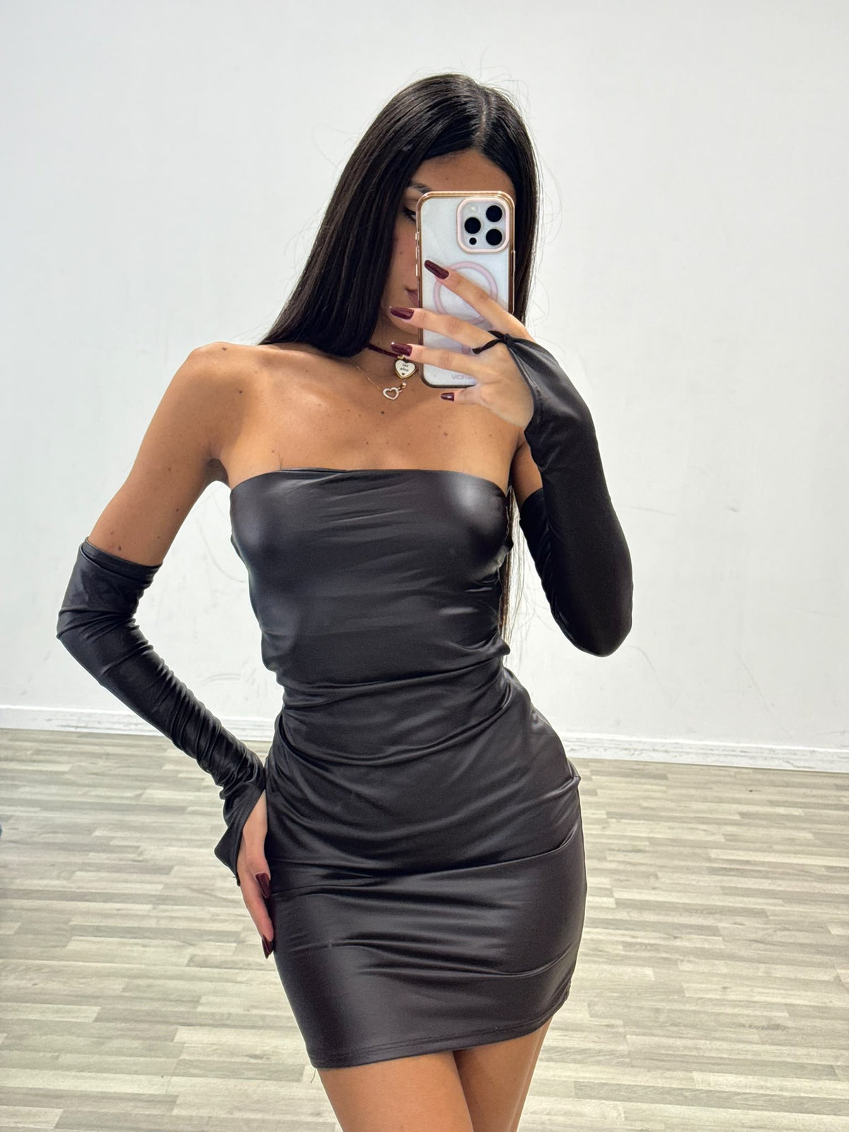 vestitino ecopelle con guanti
