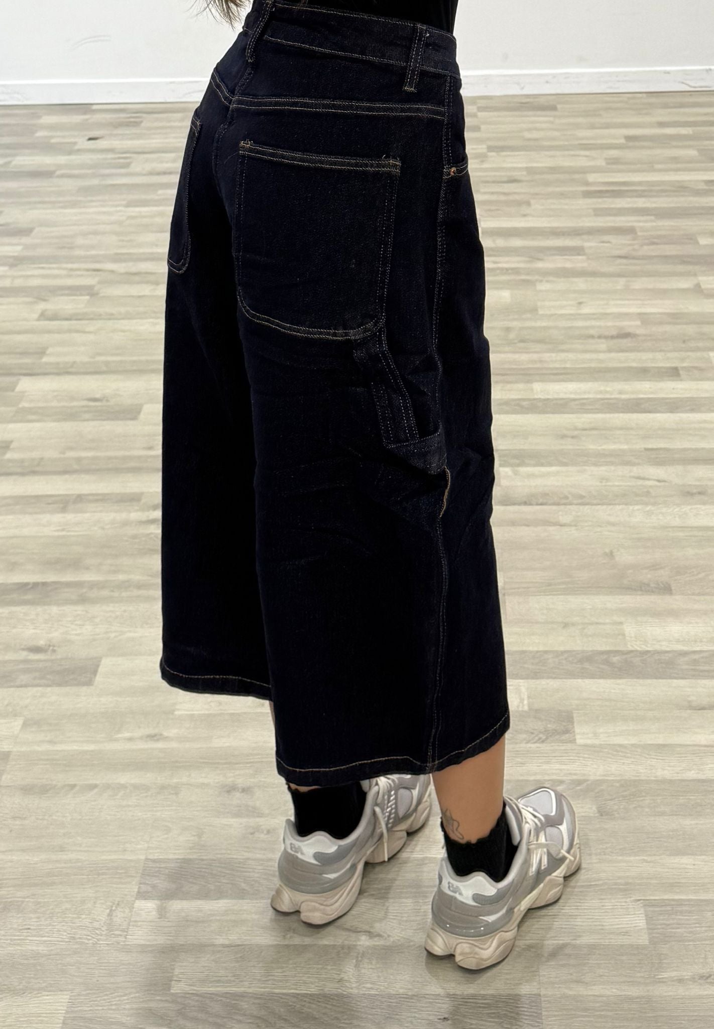 bermuda di jeans scuro