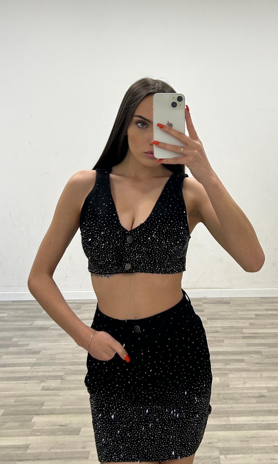 top nero con brillantini di jeans