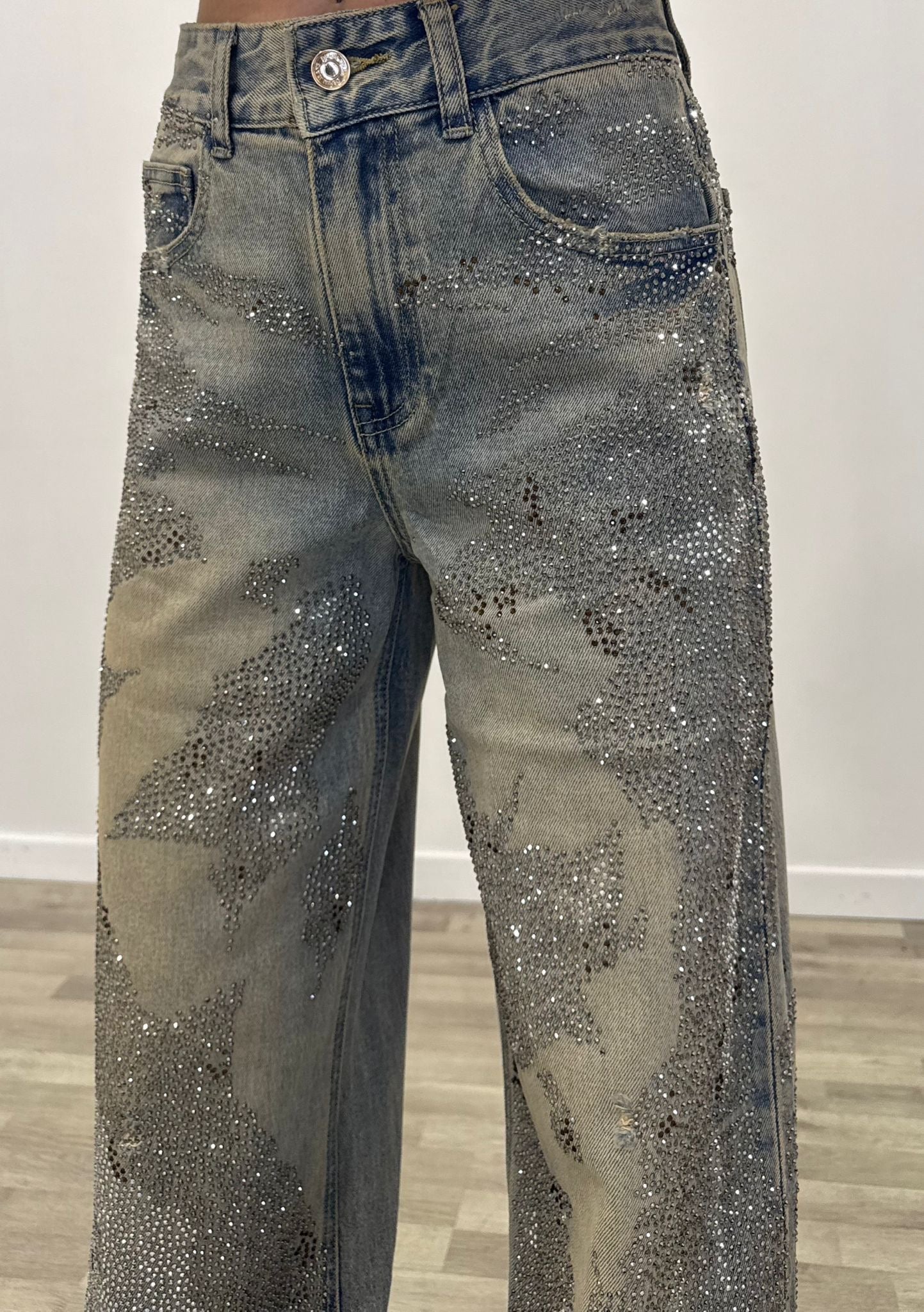 jeans sabbiato con brillantini