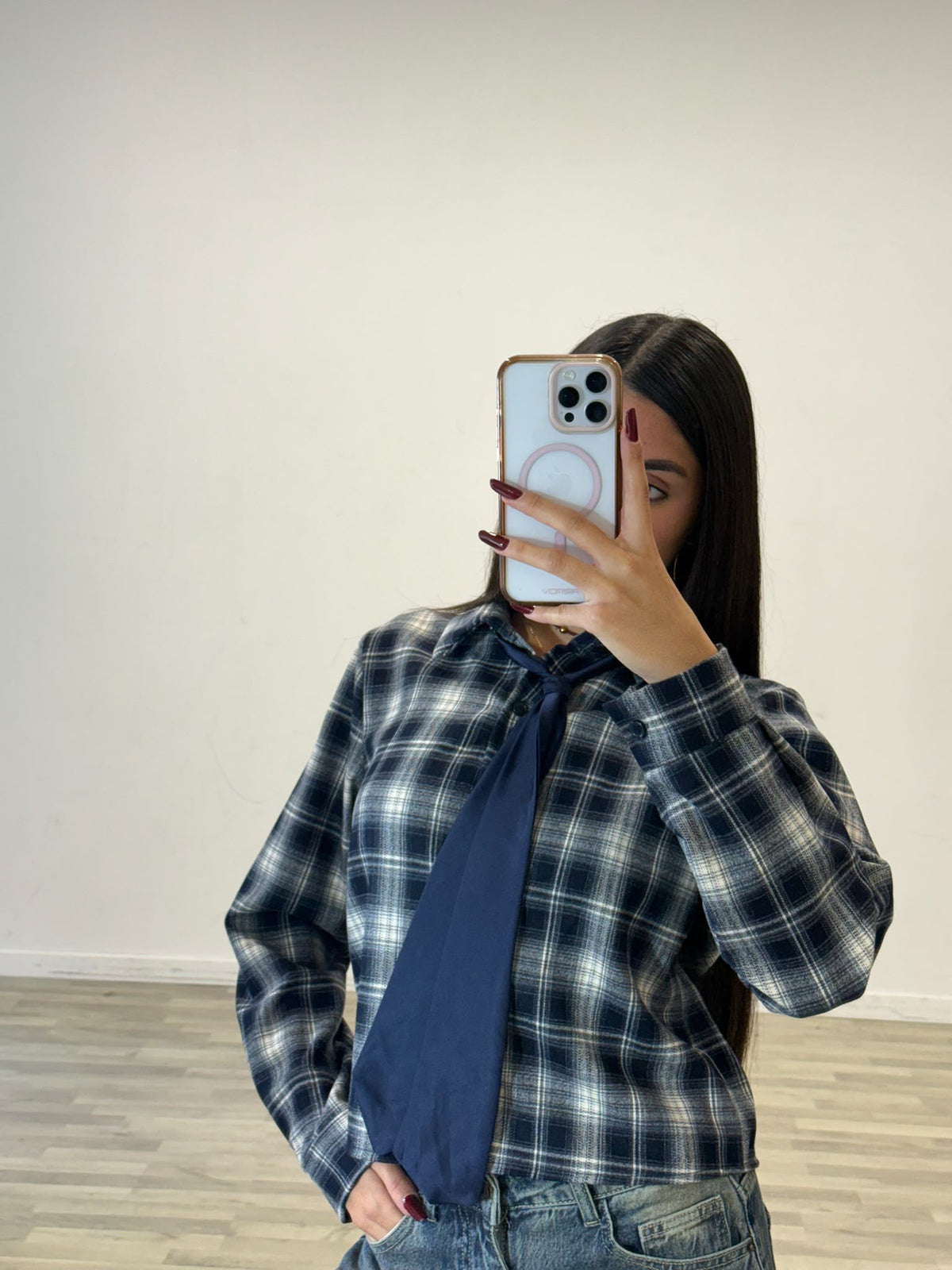 camicia corta a quadri con cravatta