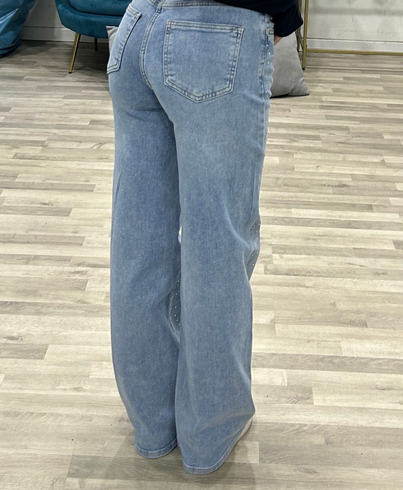 jeans chiaro con brillantini