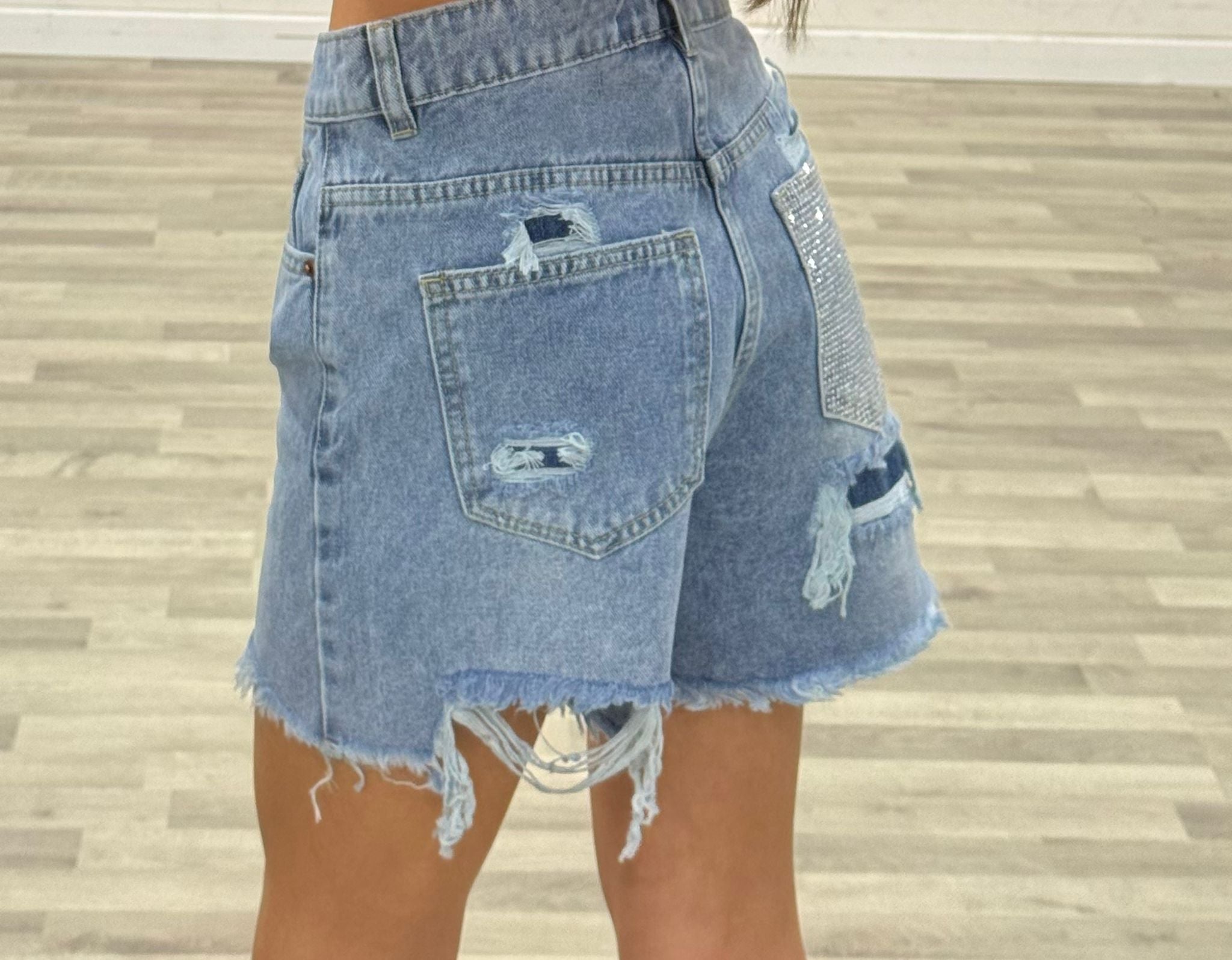 short con tasca in strass