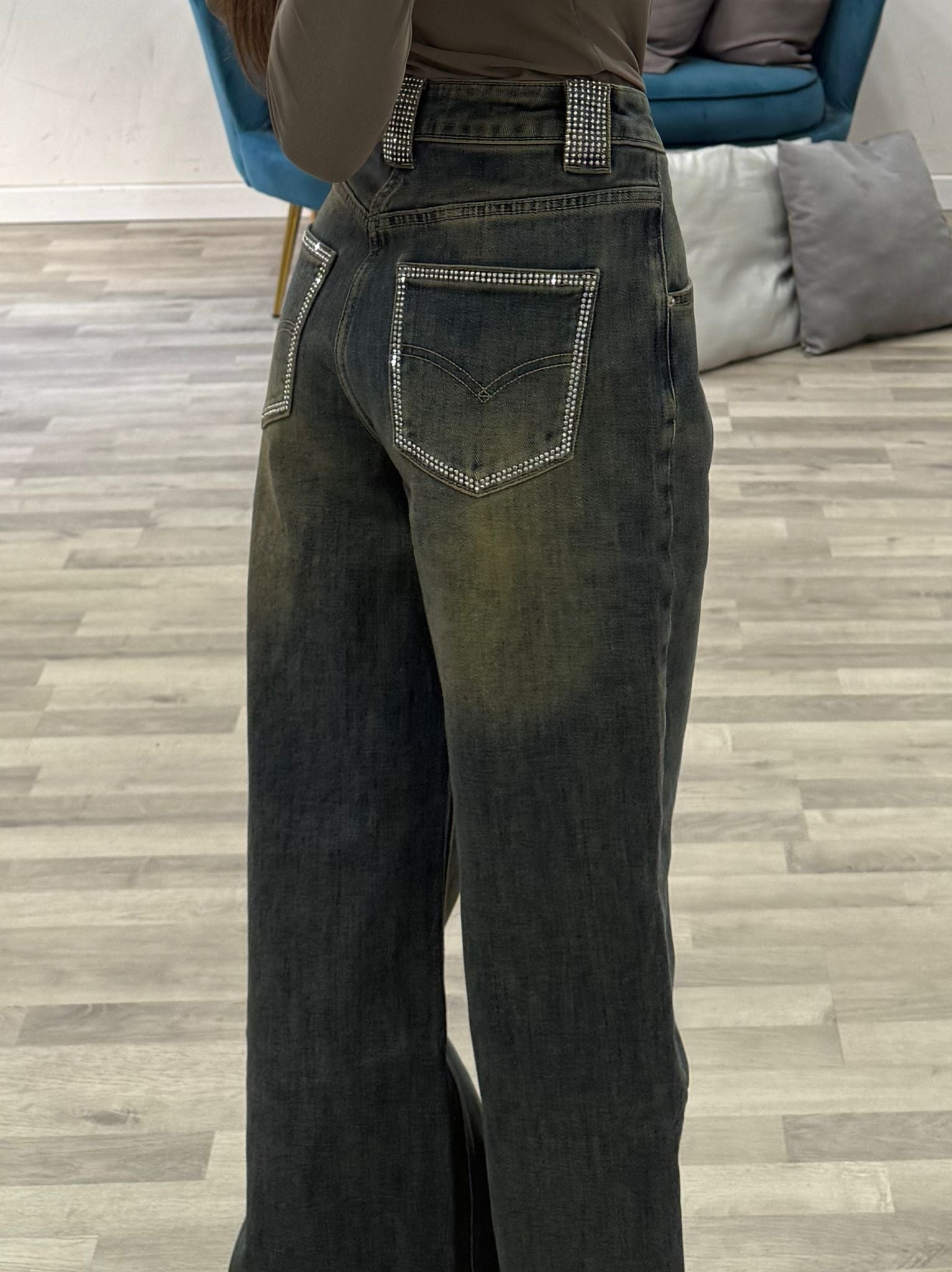 jeans con cuciture di strass