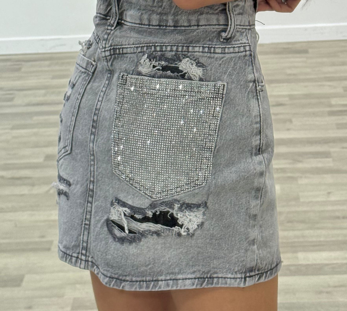 minigonna di jeans con tasca strass