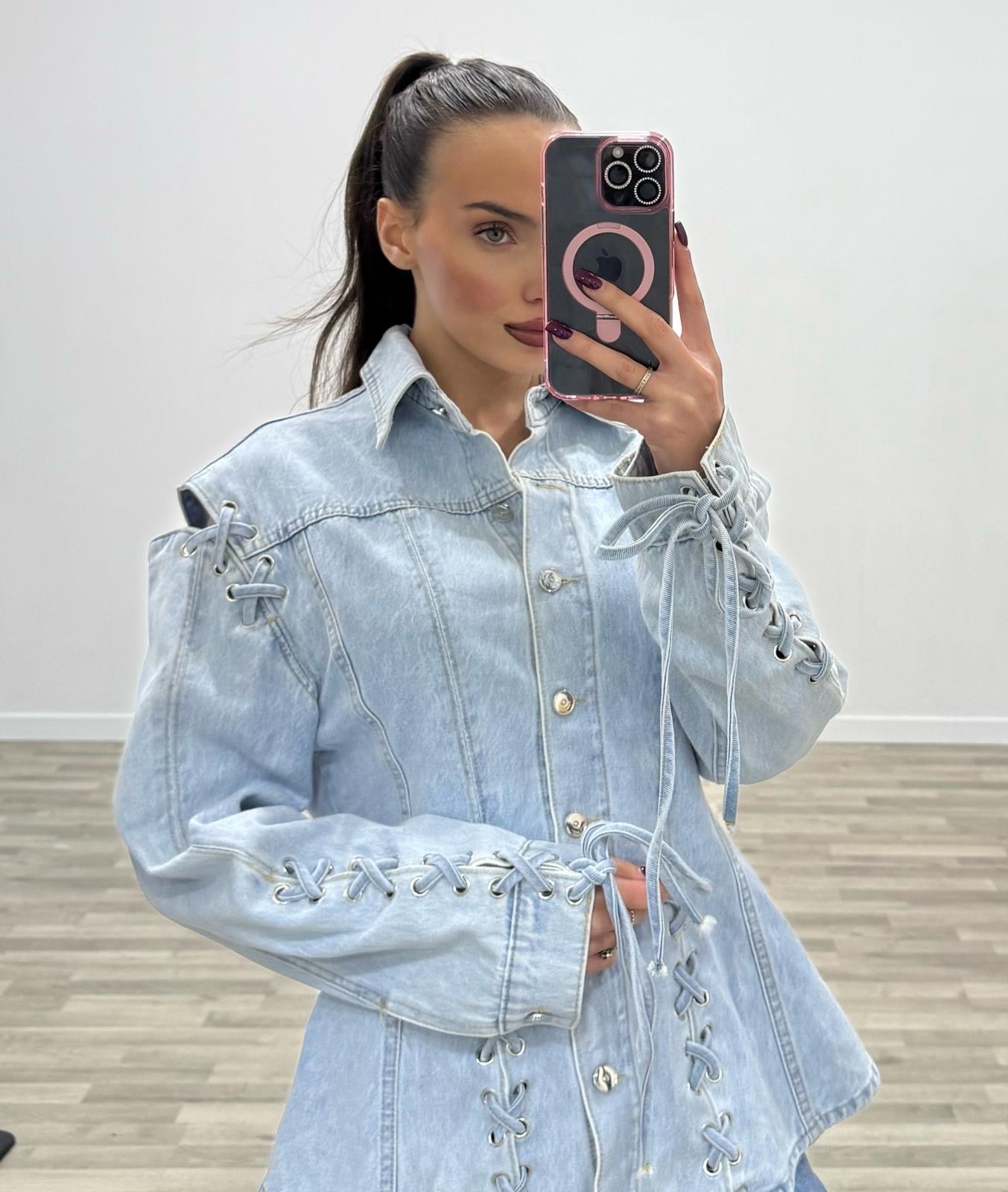 camicia di jeans con lacci