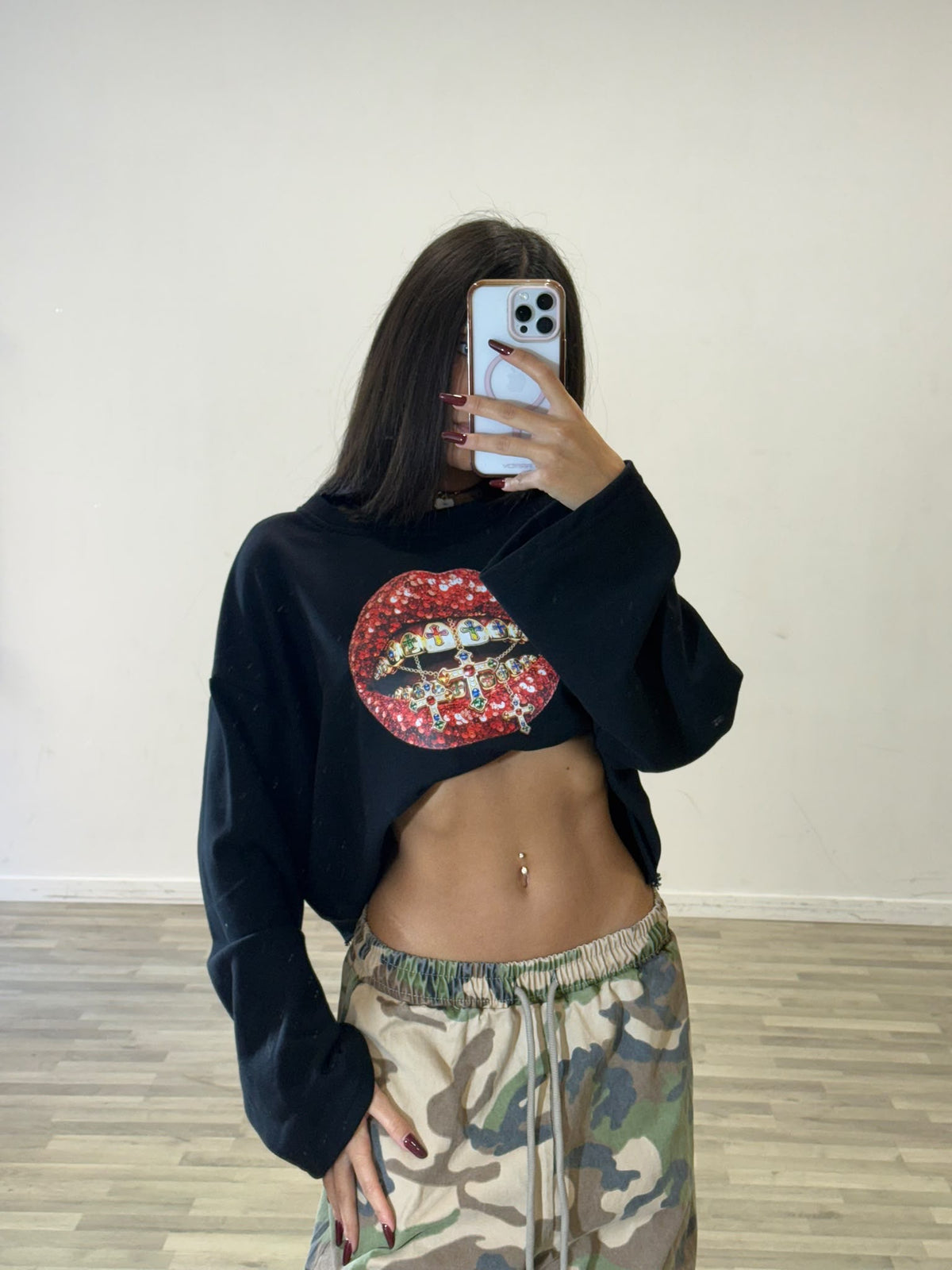 felpa corta con bocca