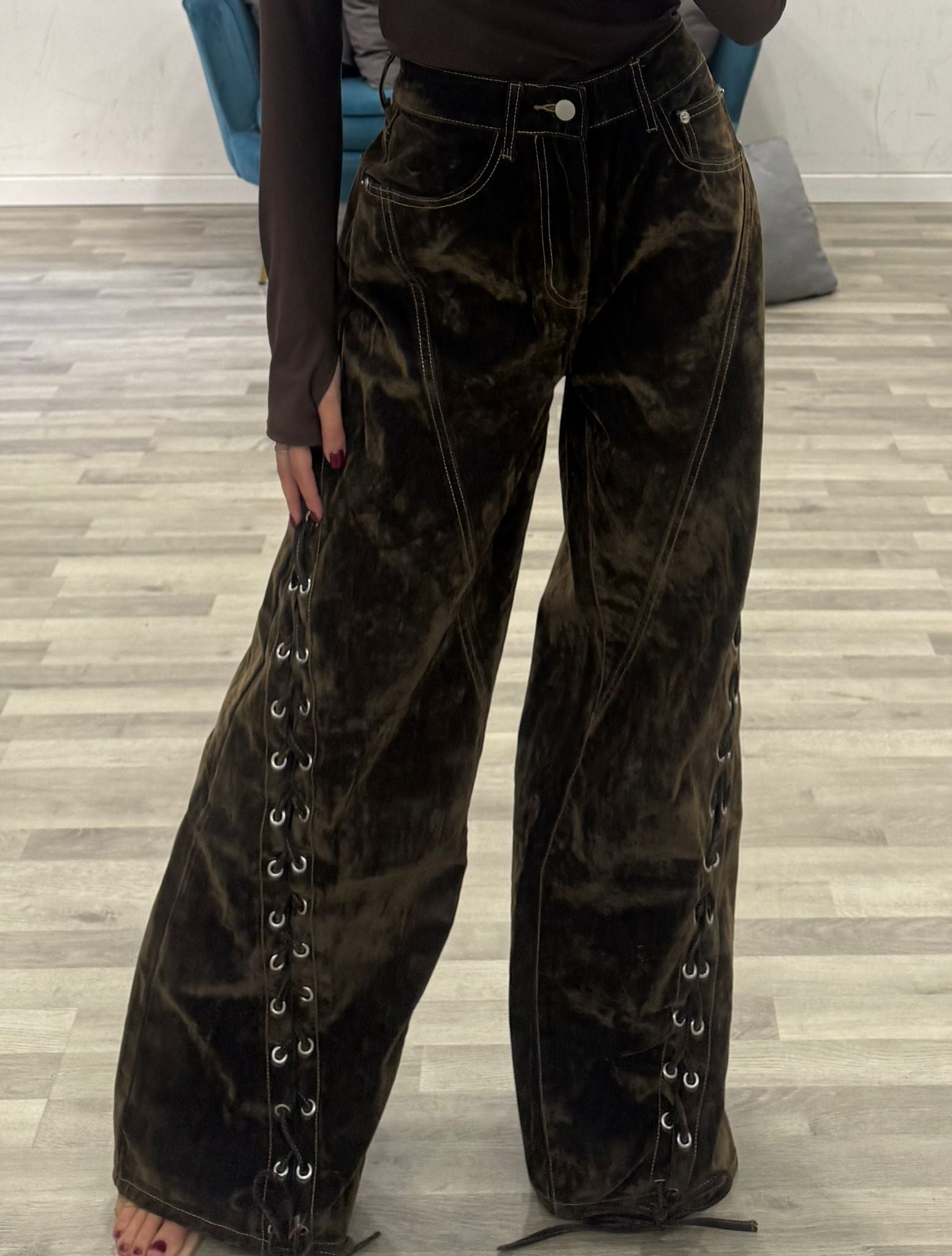 pantalone con lacci