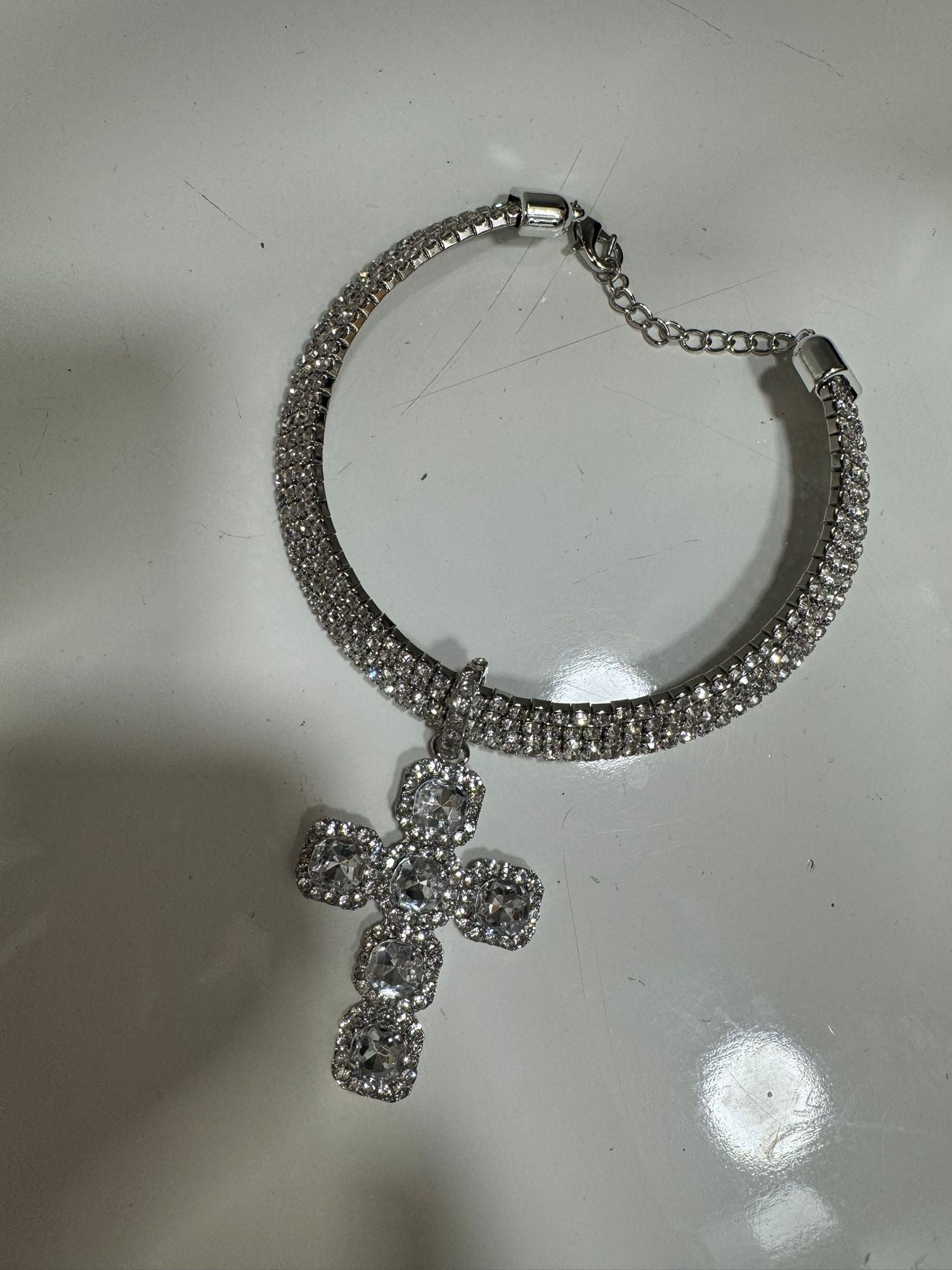 collarino con la croce