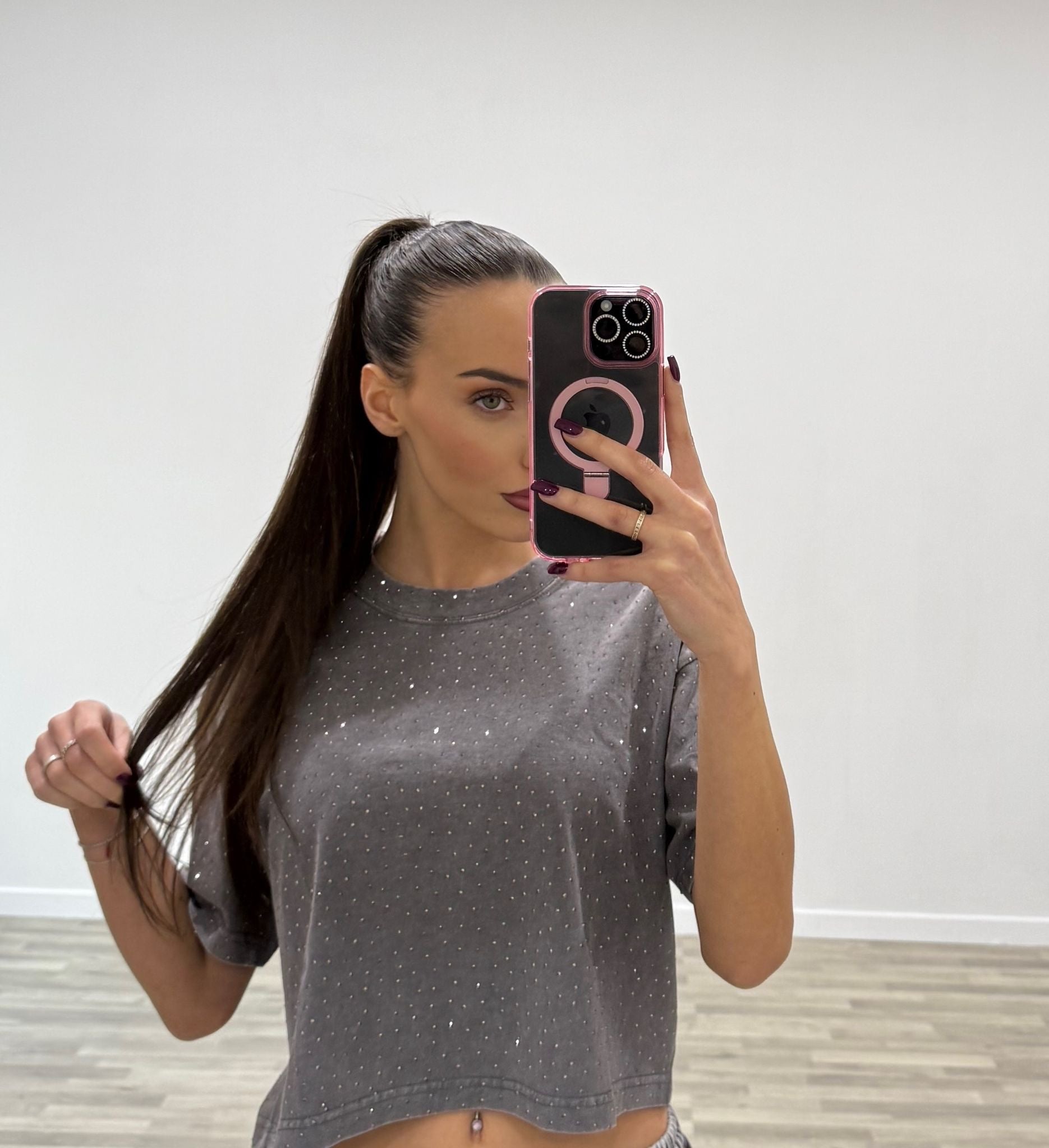 t-shirt corta con brillantini