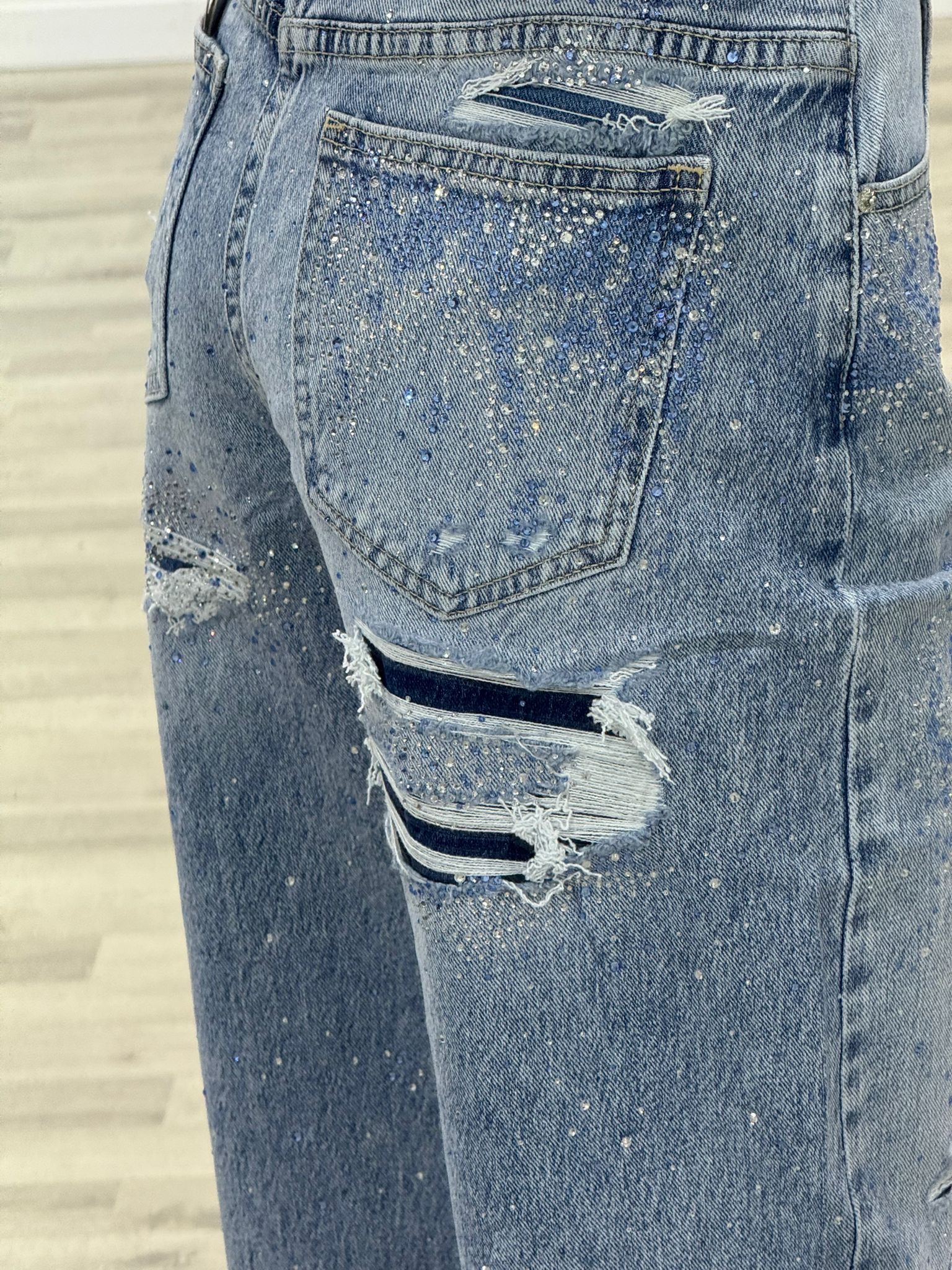 jeans con brillantini azzurri