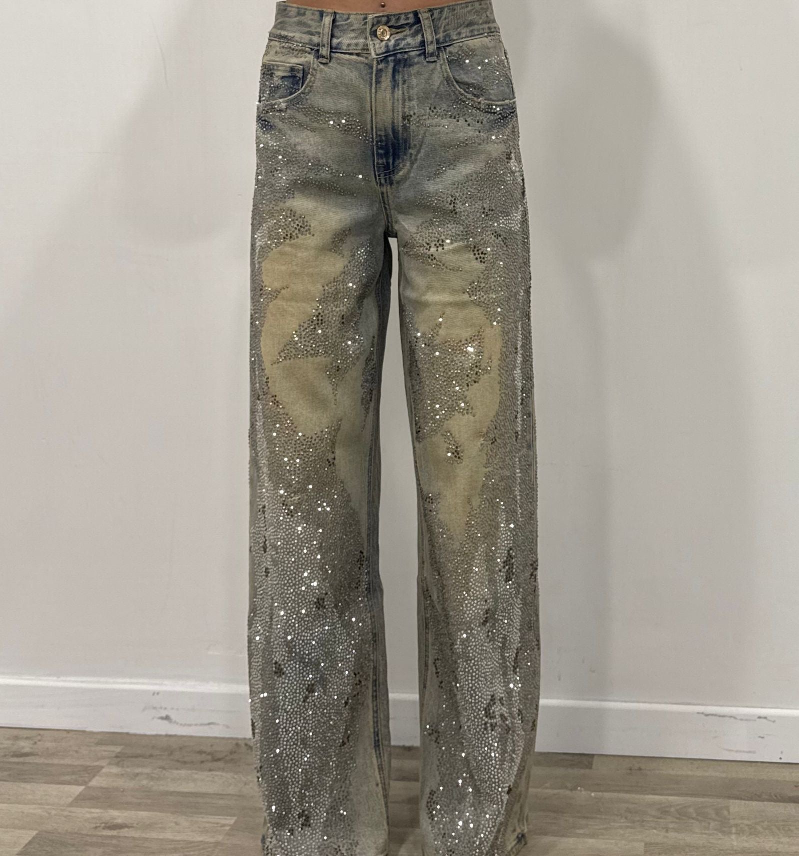 jeans sabbiato con brillantini