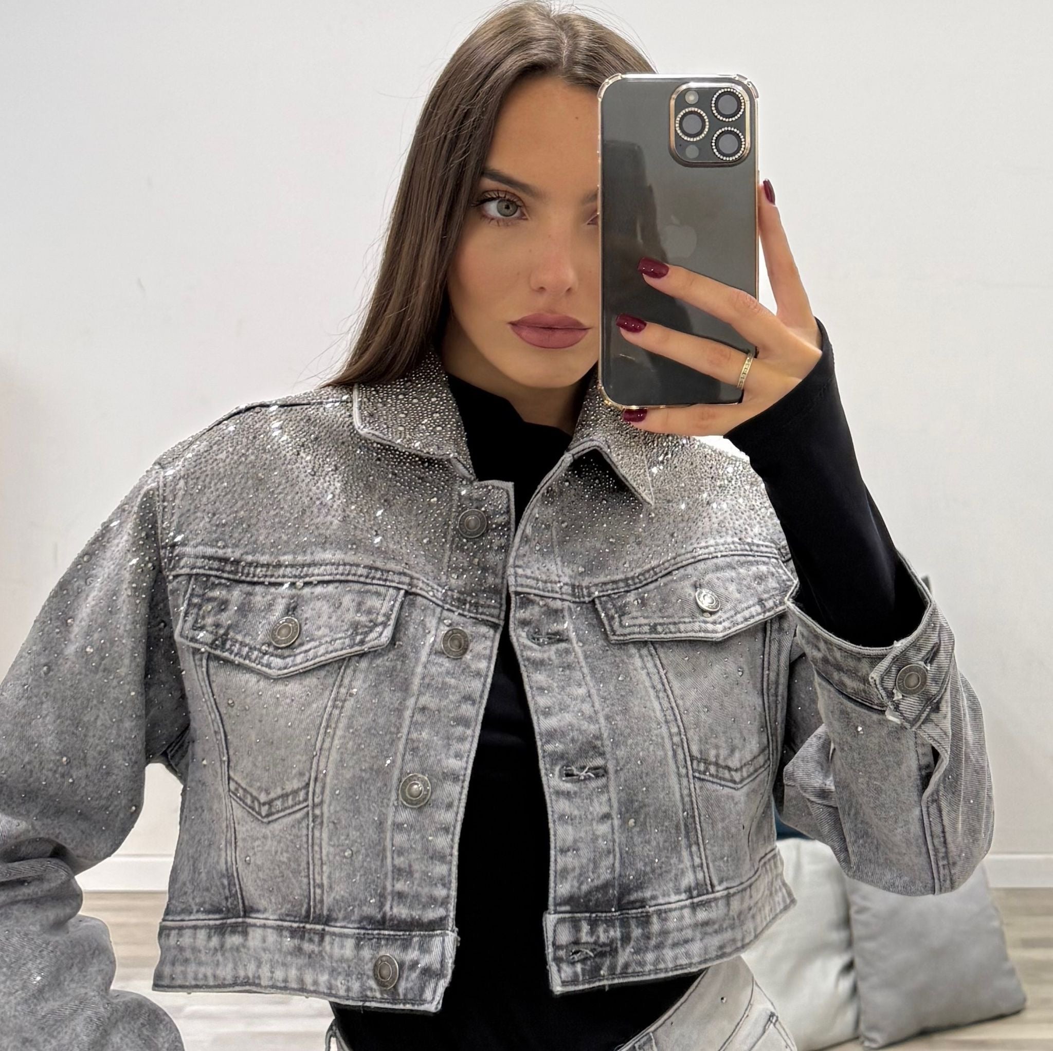 giubbino di jeans grigio con brillantini